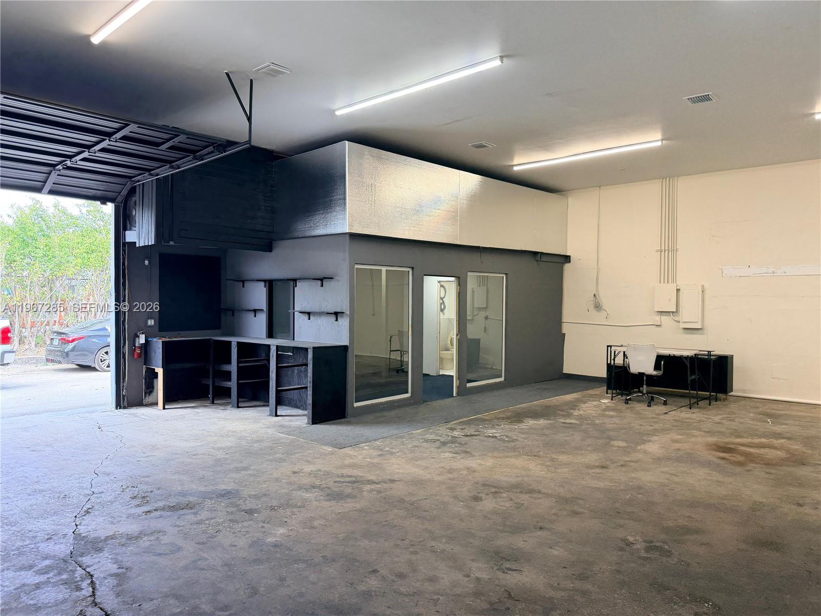   /   кв.футов $ 2026-02-17 0 Фото