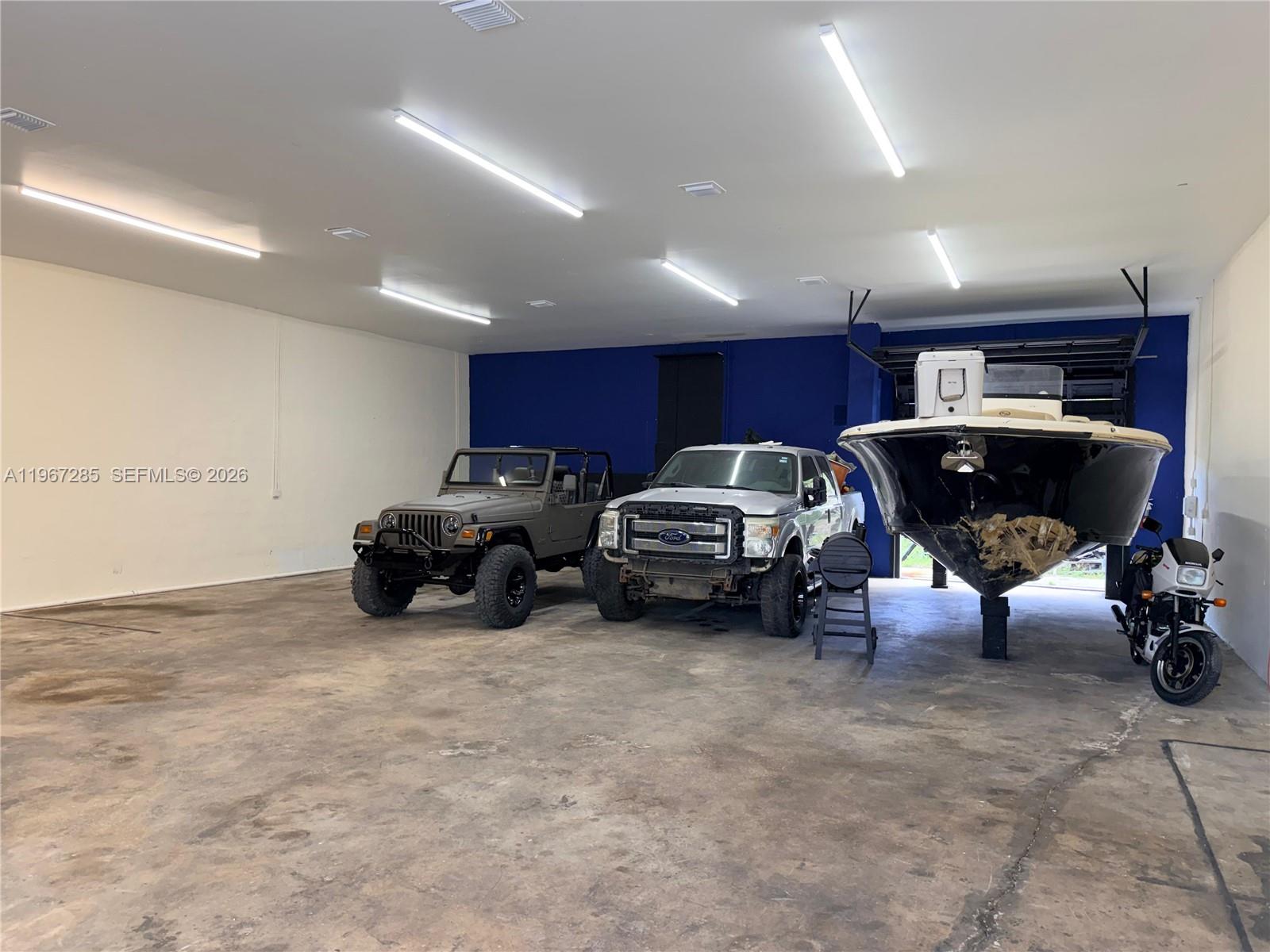   /   кв.футов $ 2026-02-17 0 Фото