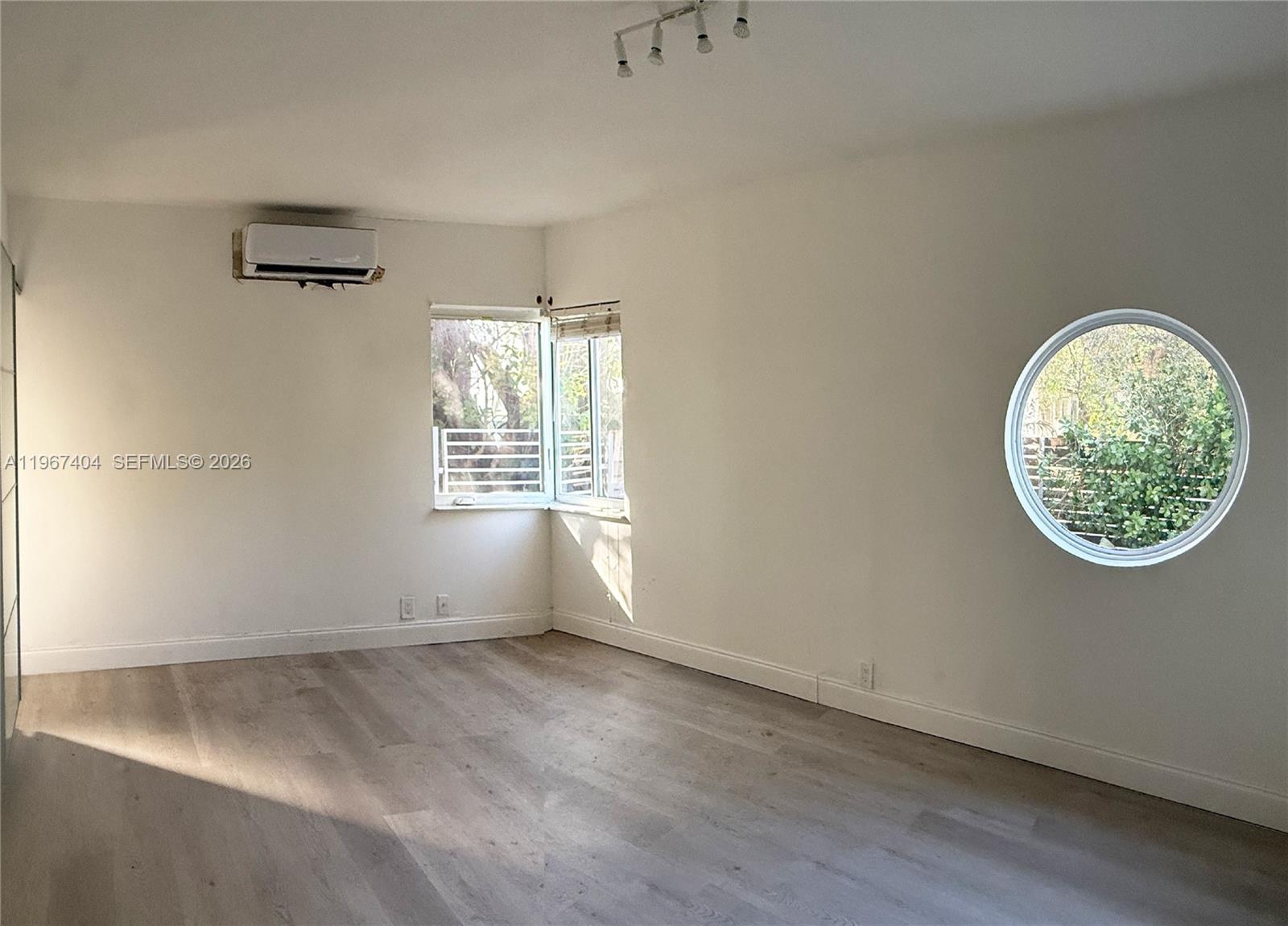   /   sq. ft. $ 2026-02-17 0 foto