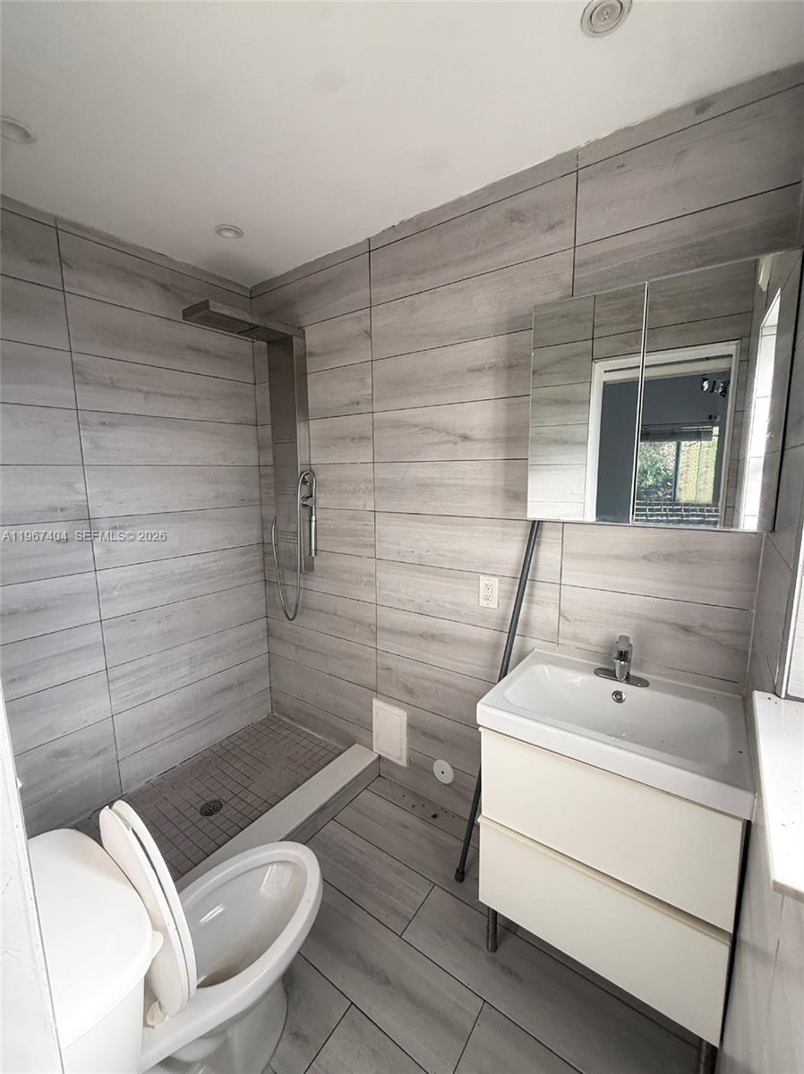   /   sq. ft. $ 2026-02-17 0 foto