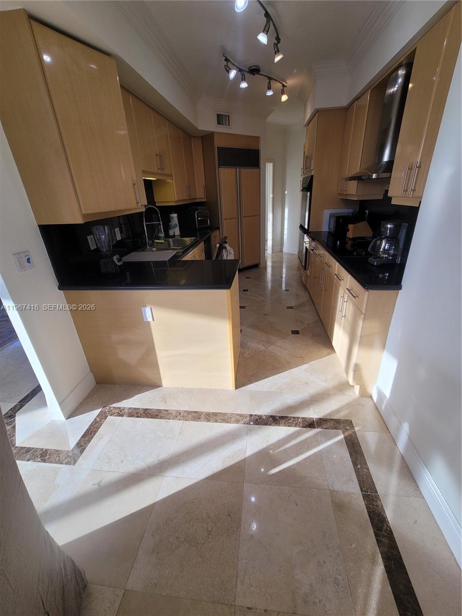 Photo of 6051 Ocean Dr #302, Hollywood, Florida, 33019 -