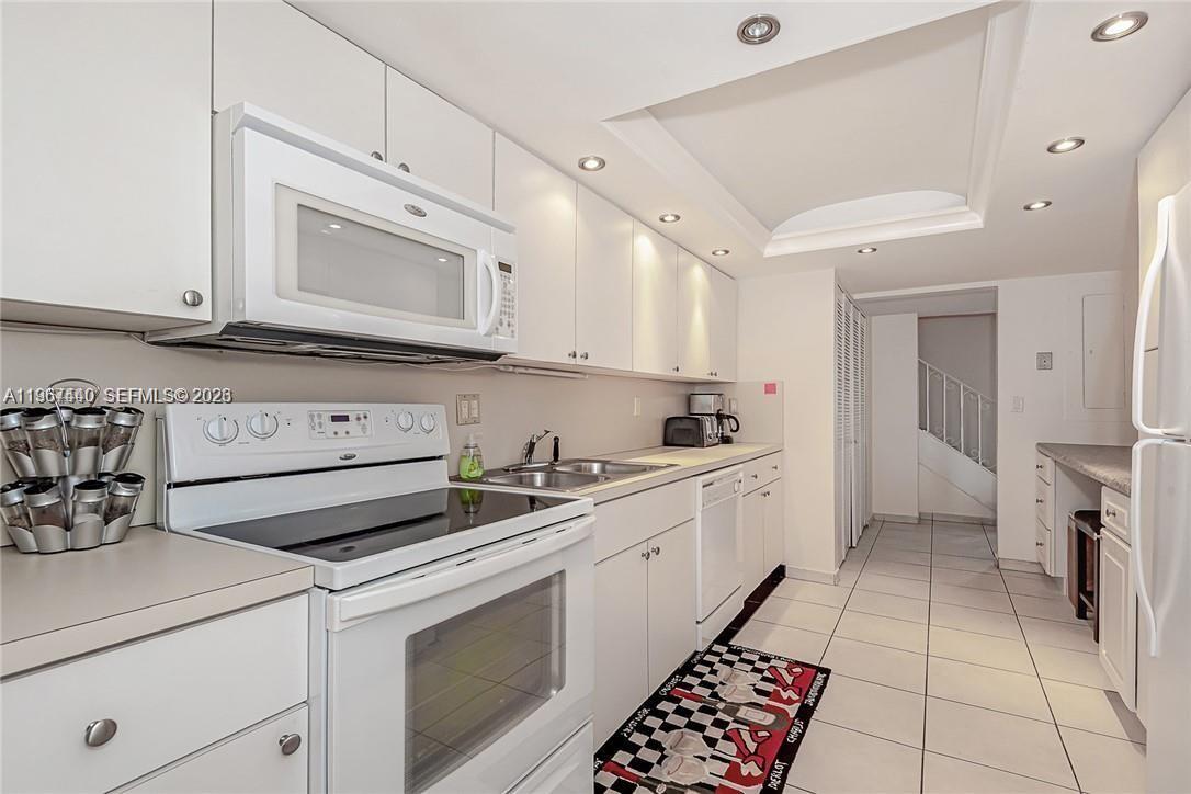 Photo of 2304 7th St  (2304), Hallandale Beach, Florida, 33009 - 