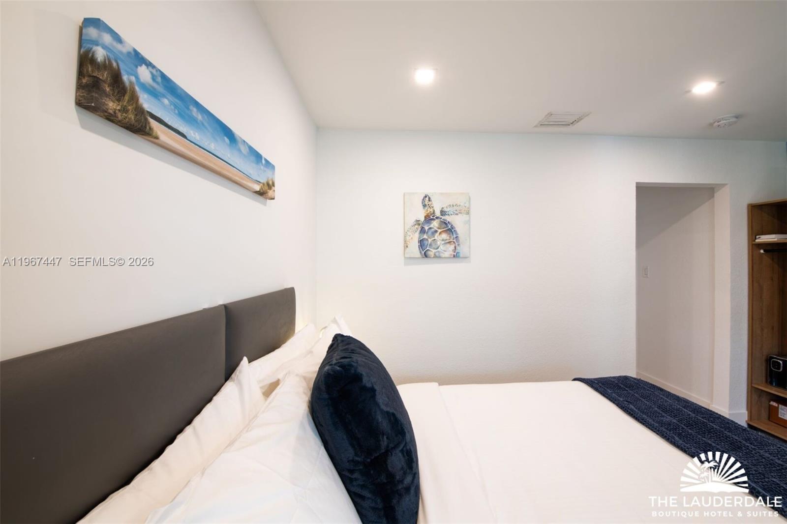 See details / sq. ft. $ 2026-02-18 0 Photo