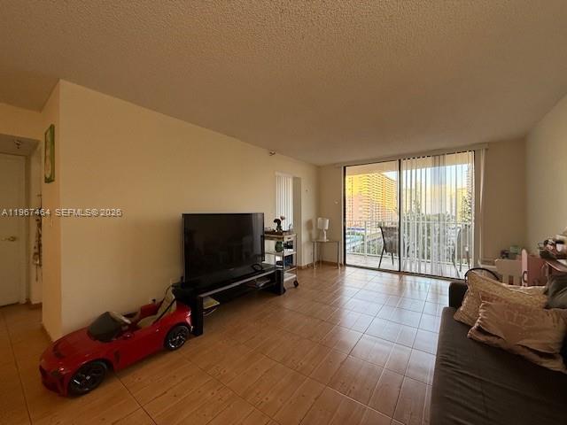 See details 811 2 / 2 1240 sq. ft. $ 2026-02-18 0 Photo