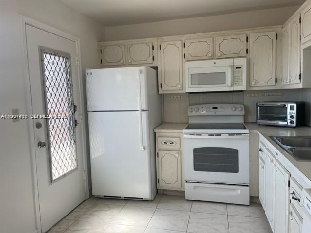 Photo of 301 14th Ave #702, Hallandale Beach, Florida, 33009 -