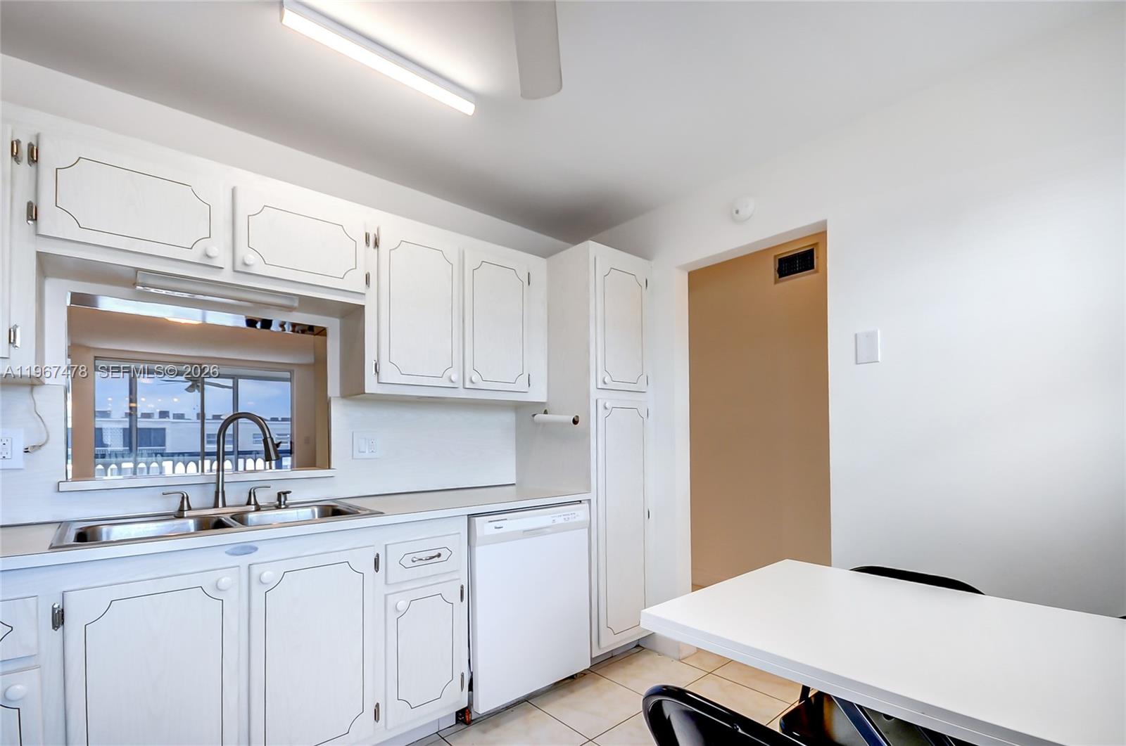 Photo of 301 14th Ave #702, Hallandale Beach, Florida, 33009 -