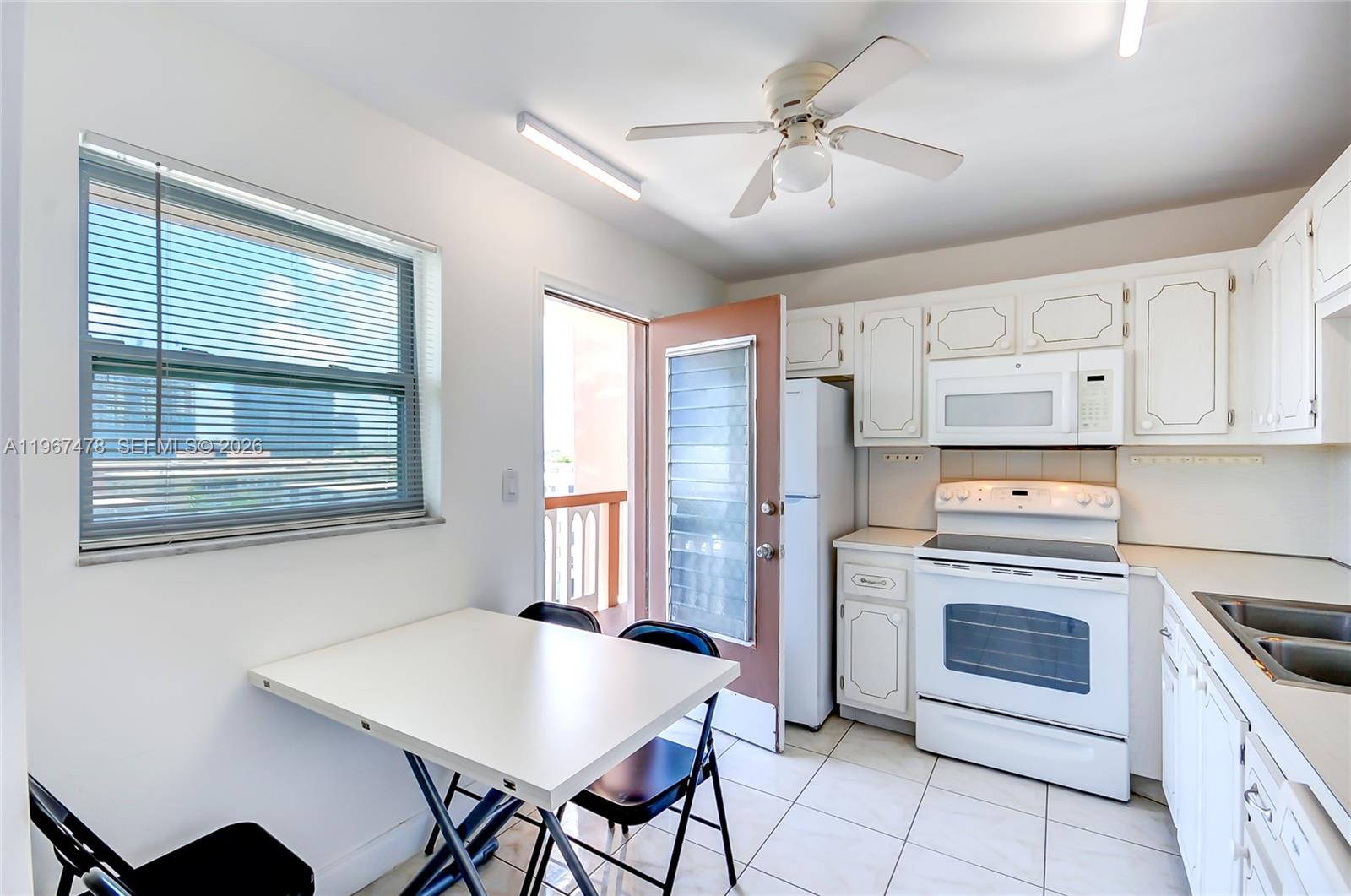 Photo of 301 14th Ave #702, Hallandale Beach, Florida, 33009 -