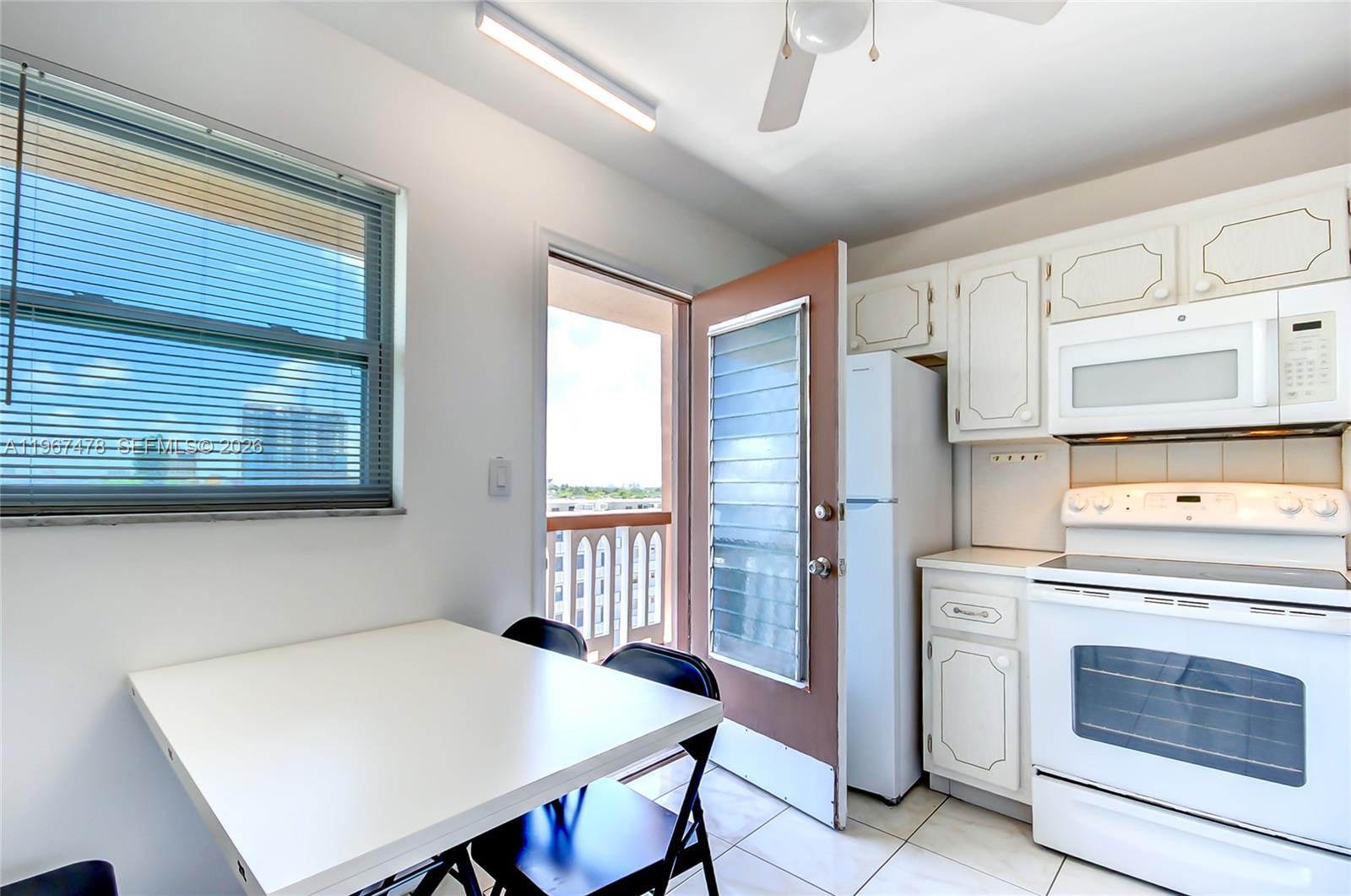 Photo of 301 14th Ave #702, Hallandale Beach, Florida, 33009 -