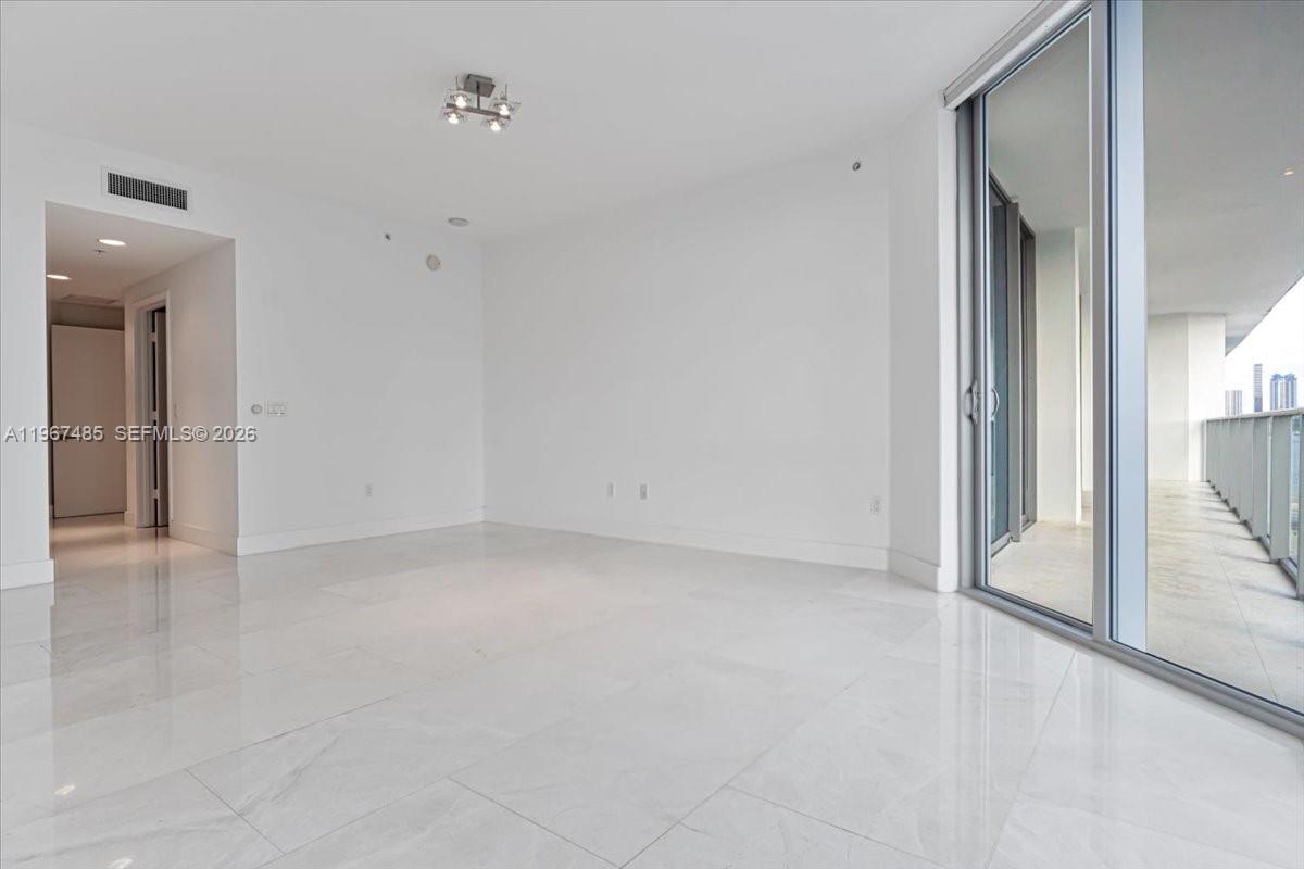 Photo of 17301 Biscayne Blvd #305, North Miami Beach, Florida, 33160 -