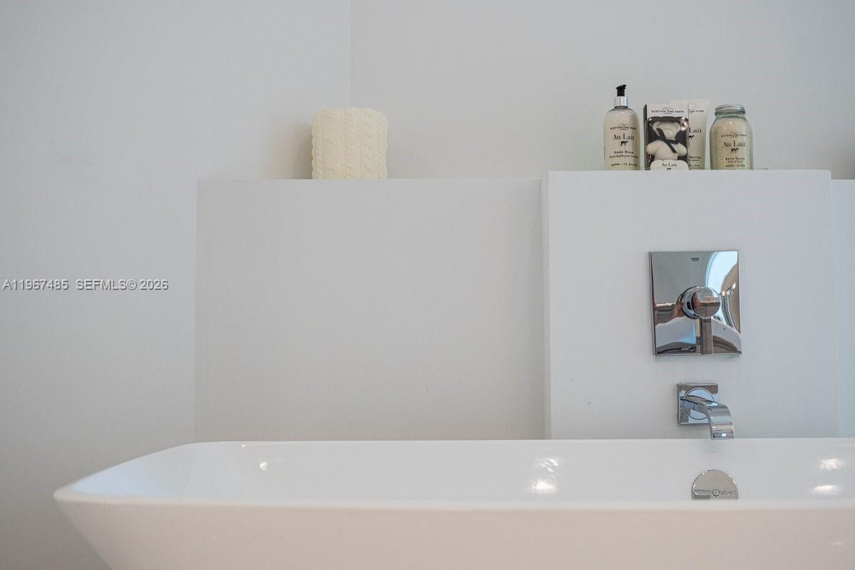 Photo of 17301 Biscayne Blvd #305, North Miami Beach, Florida, 33160 -