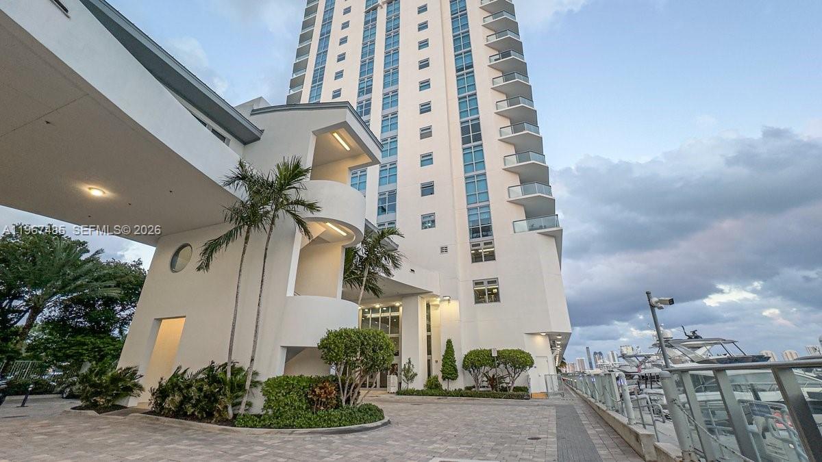 Photo of 17301 Biscayne Blvd #305, North Miami Beach, Florida, 33160 -