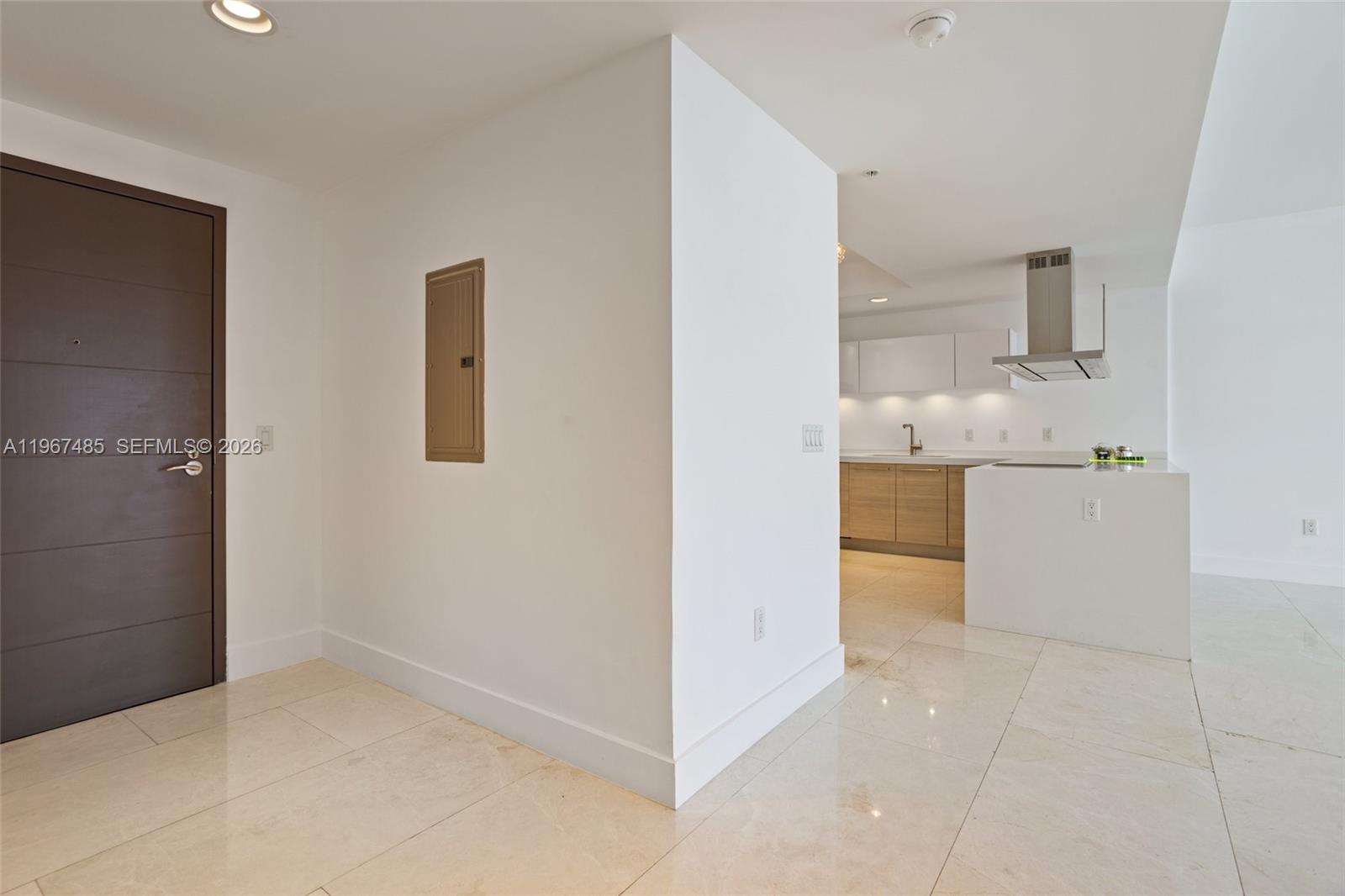 Photo of 17301 Biscayne Blvd #305, North Miami Beach, Florida, 33160 - Entrance