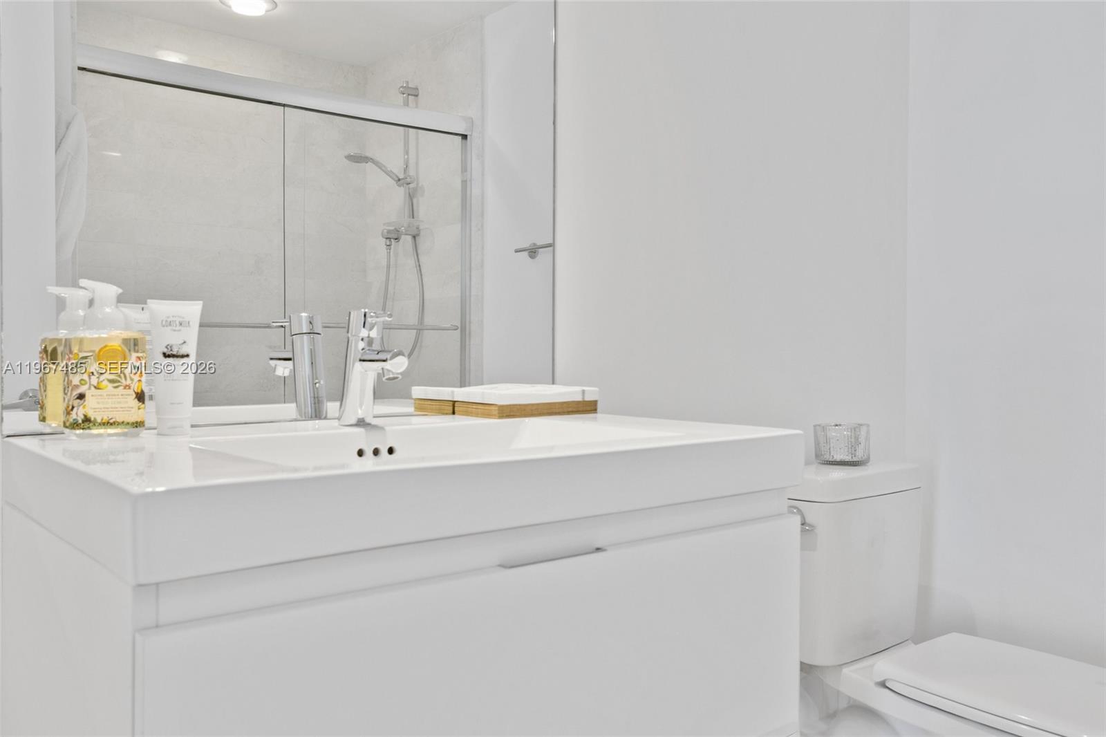 Photo of 17301 Biscayne Blvd #305, North Miami Beach, Florida, 33160 - Guest Bathroom