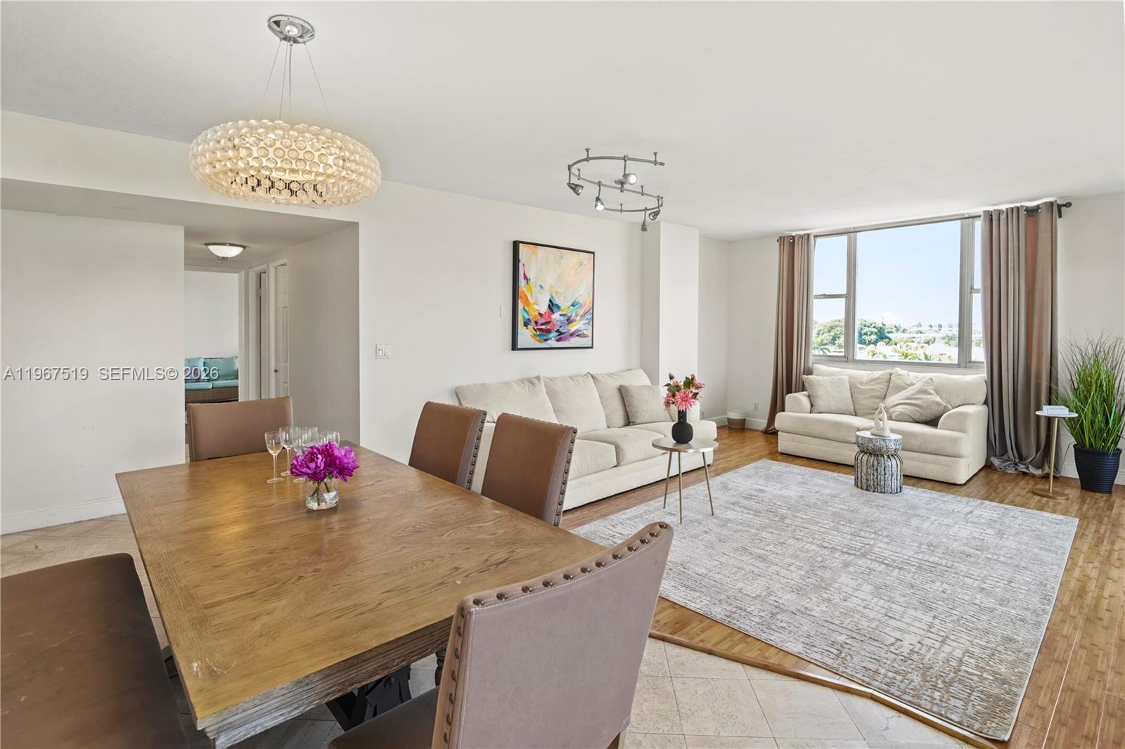 720C 2 / 2 1284 кв.футов $ 2026-02-18 0 Фото