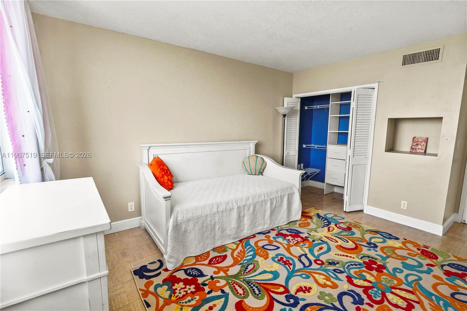 720C 2 / 2 1284 кв.футов $ 2026-02-18 0 Фото