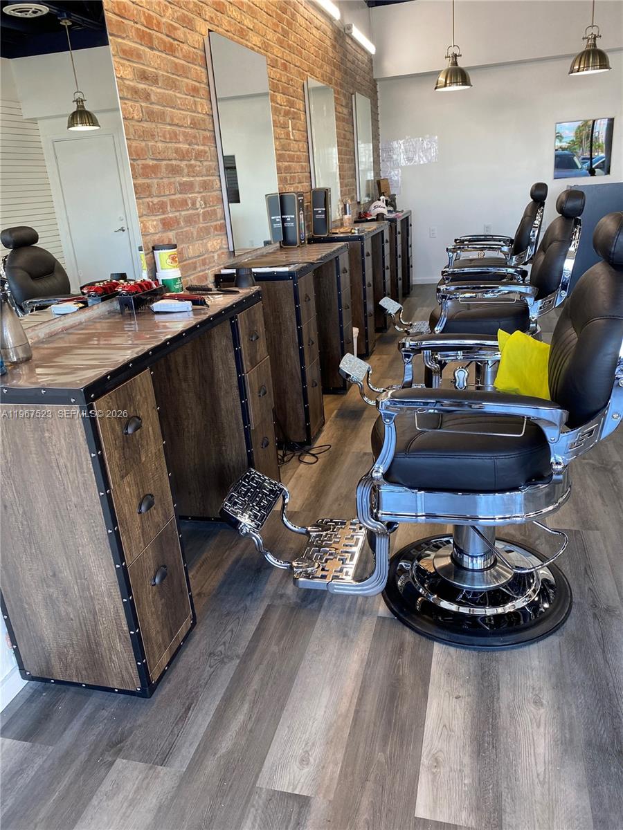   /   кв.футов $ 2026-03-13 0 Фото