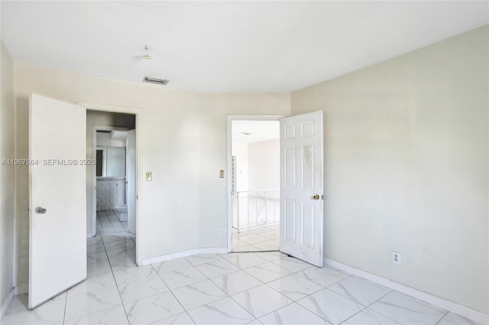 4966 4 / 2 2369 sq. ft. $ 2026-02-26 0 Photo