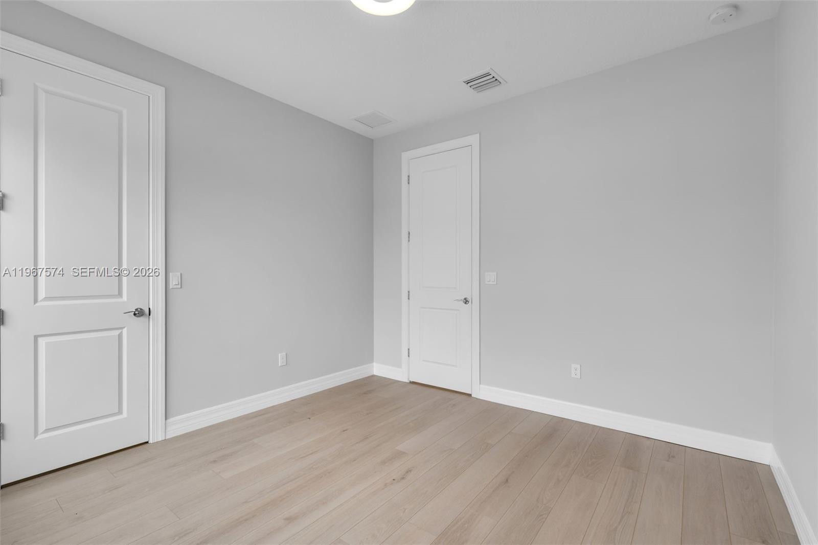 1595 3 / 3 1769 sq. ft. $ 2026-02-18 0 Photo