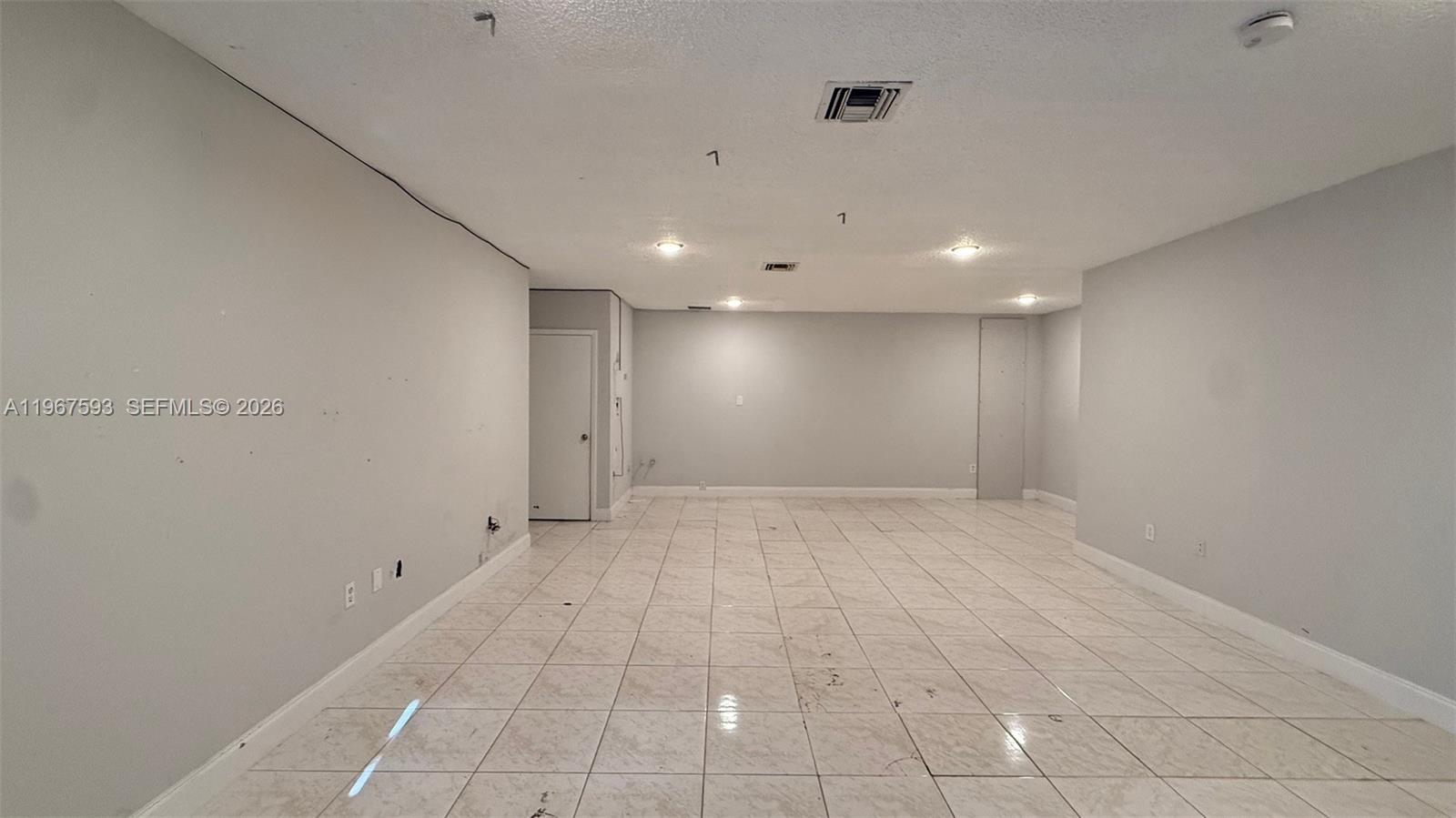 10  /   кв.футов $ 2026-02-18 0 Фото