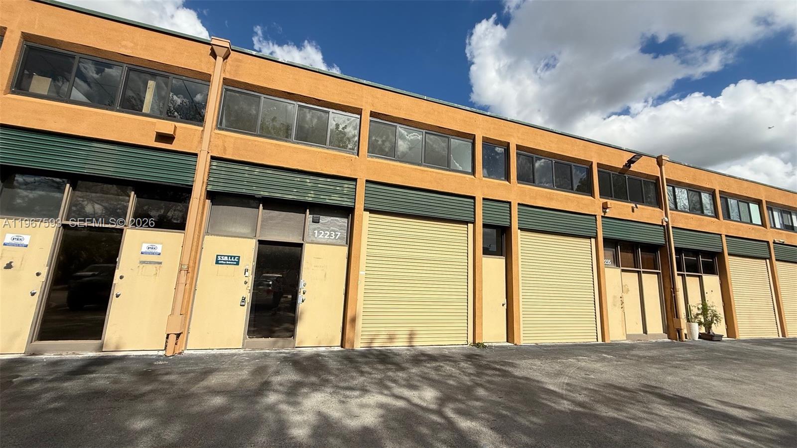 10  /   кв.футов $ 2026-02-18 0 Фото