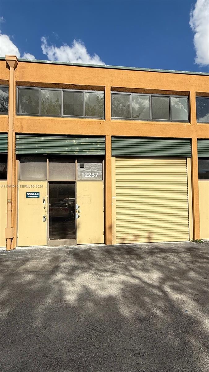 See details 10 / sq. ft. $ 2026-02-18 0 Photo