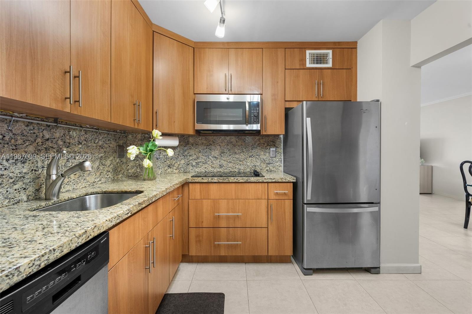 1910 2 / 2 1220 sq. ft. $ 2026-02-18 0 foto