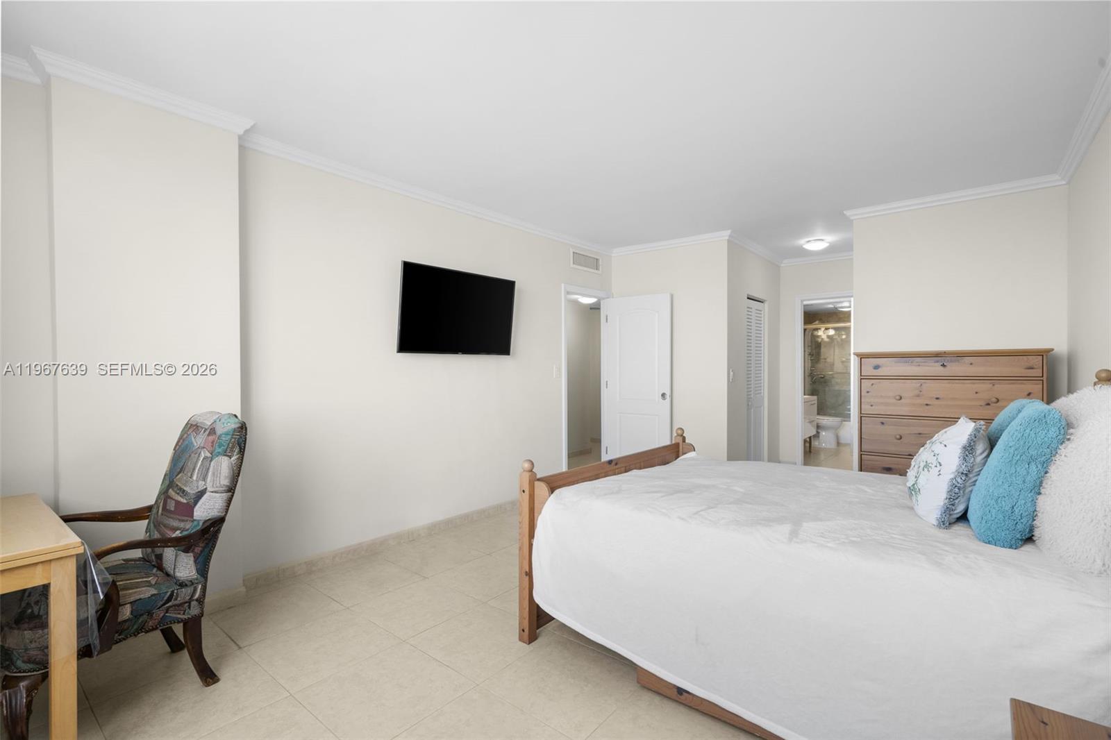 1910 2 / 2 1220 sq. ft. $ 2026-02-18 0 foto