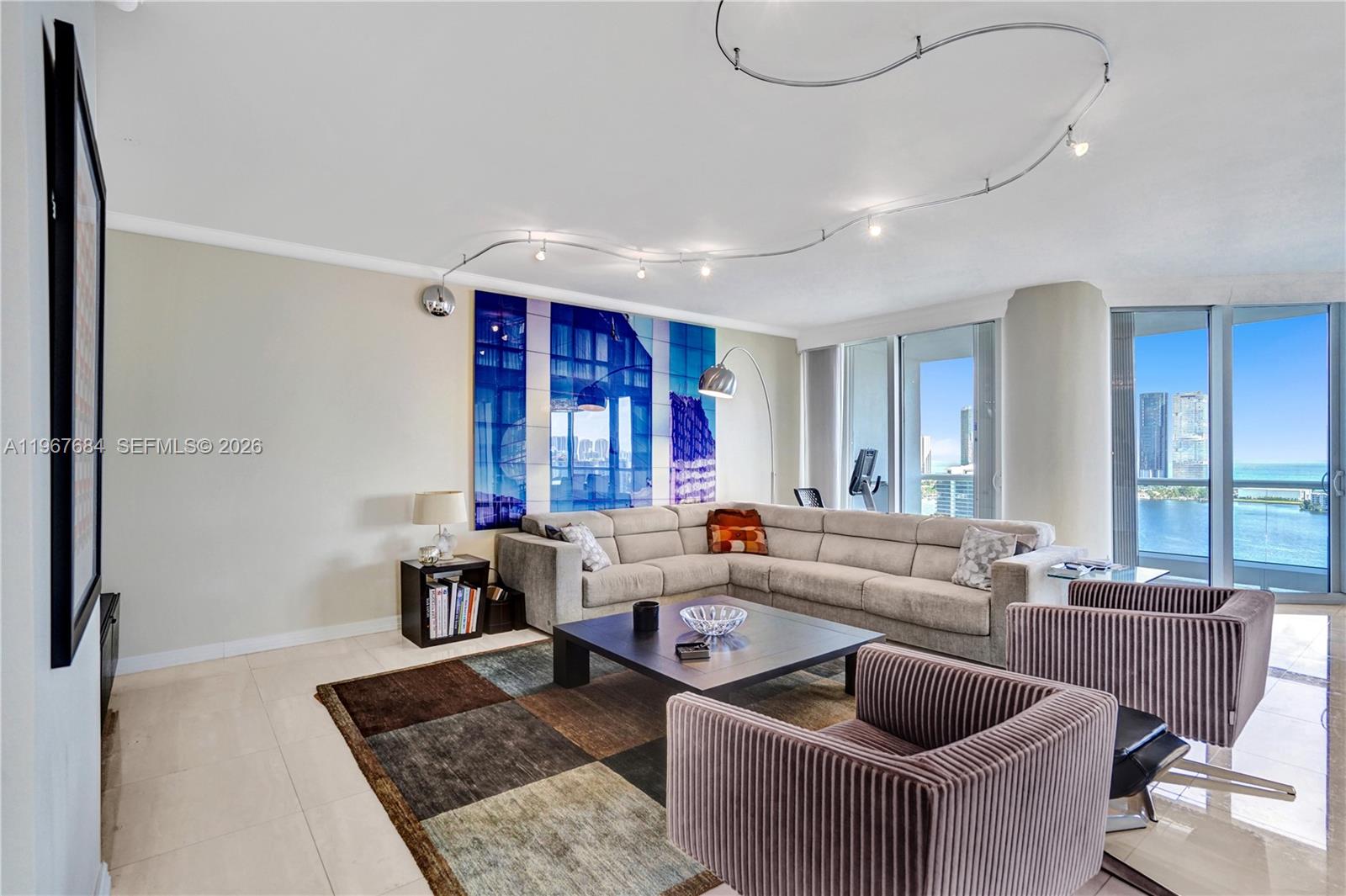 2404 3 / 3 2690 sq. ft. $ 2026-02-18 0 foto