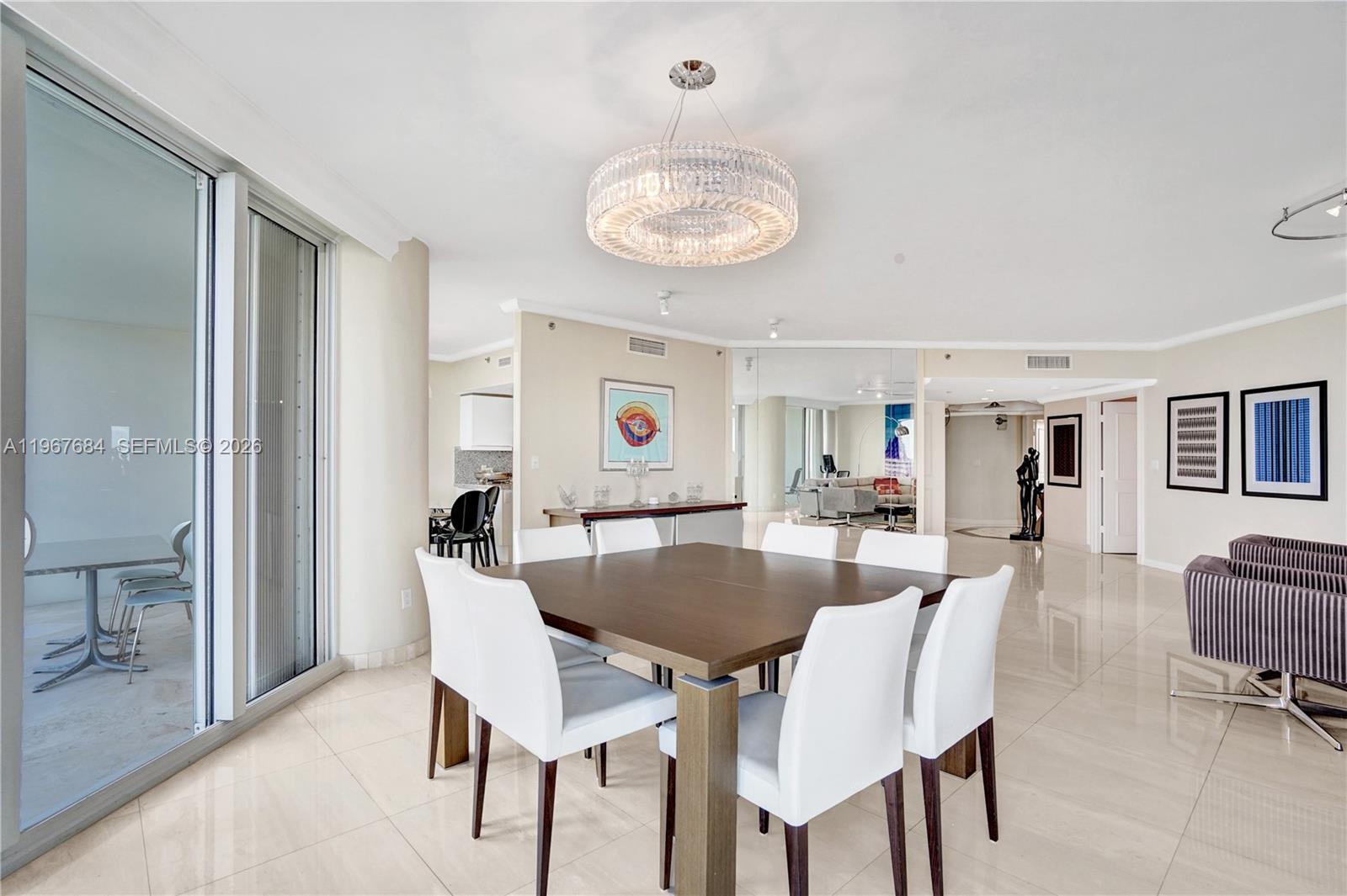 2404 3 / 3 2690 sq. ft. $ 2026-02-18 0 foto