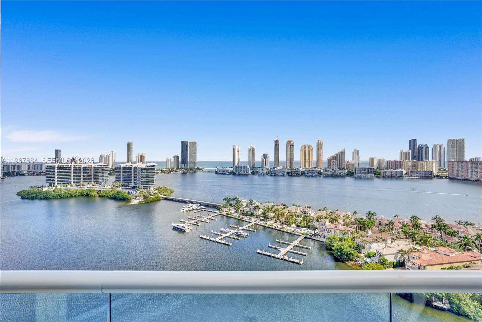 2404 3 / 3 2690 sq. ft. $ 2026-02-18 0 foto