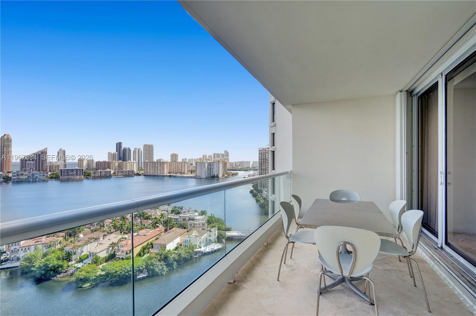 2404 3 / 3 2690 sq. ft. $ 2026-02-18 0 foto