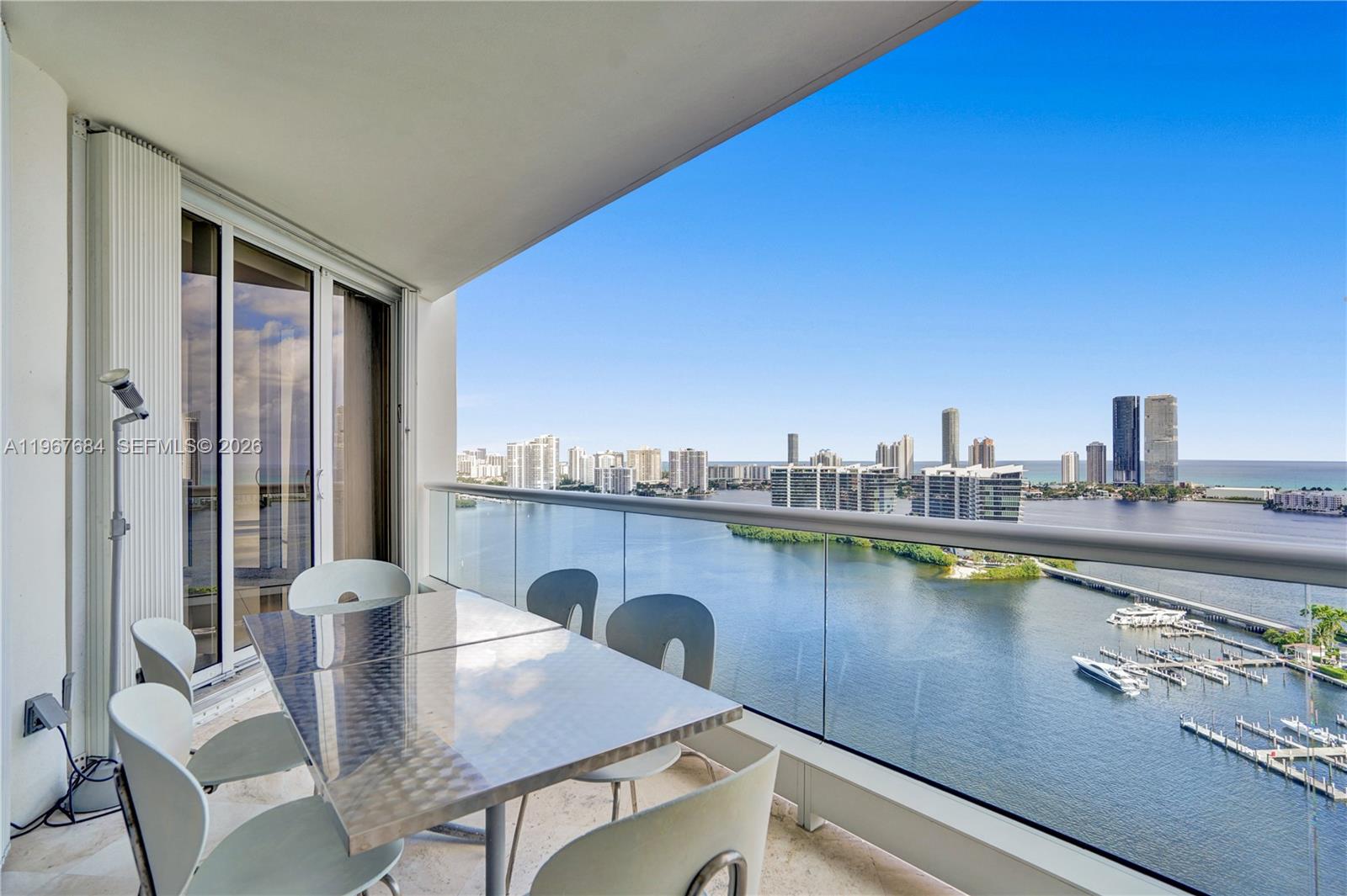 2404 3 / 3 2690 sq. ft. $ 2026-02-18 0 foto