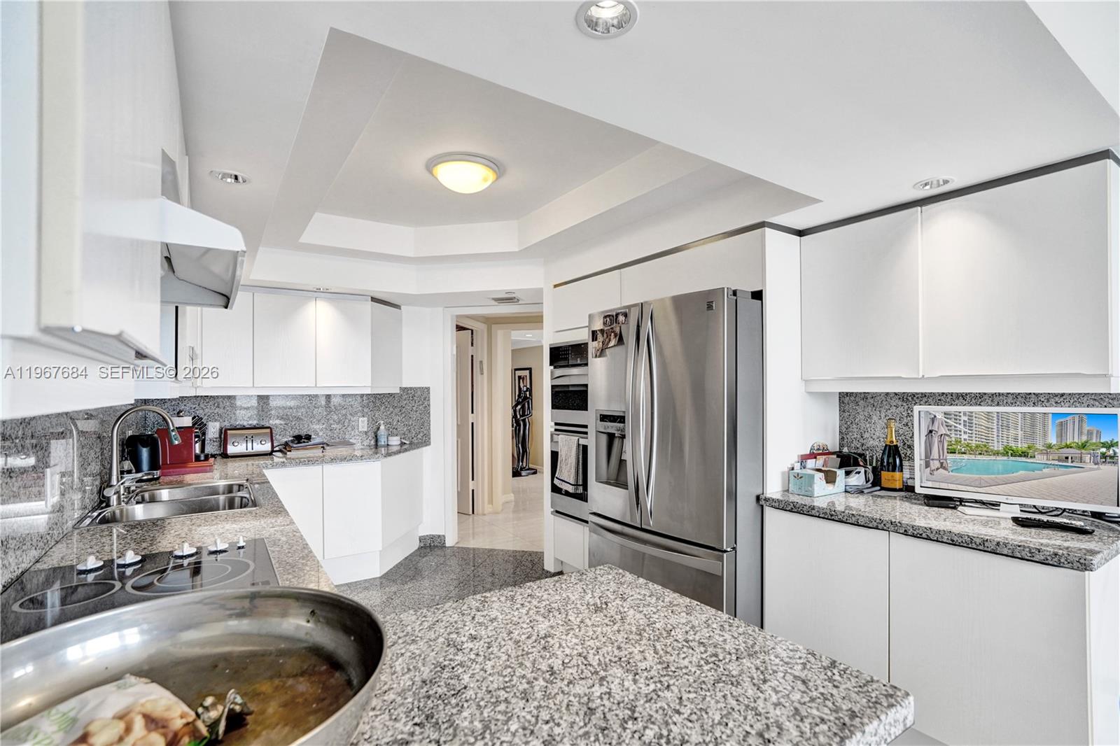 2404 3 / 3 2690 sq. ft. $ 2026-02-18 0 foto