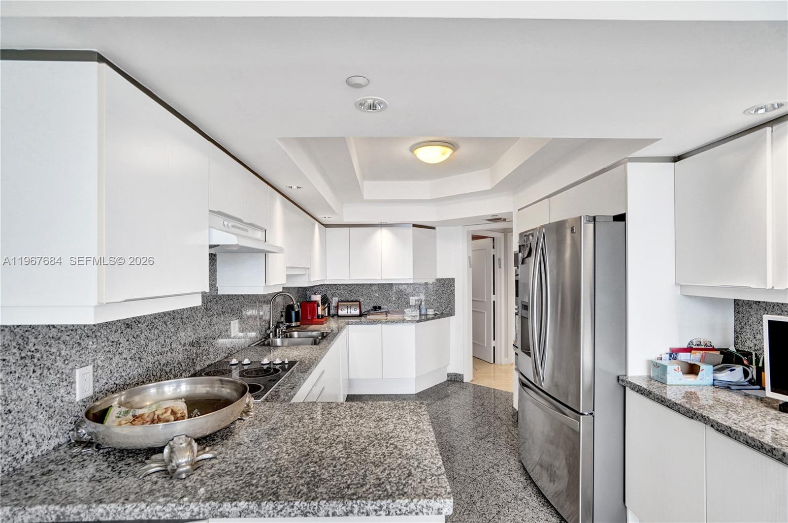 2404 3 / 3 2690 sq. ft. $ 2026-02-18 0 foto