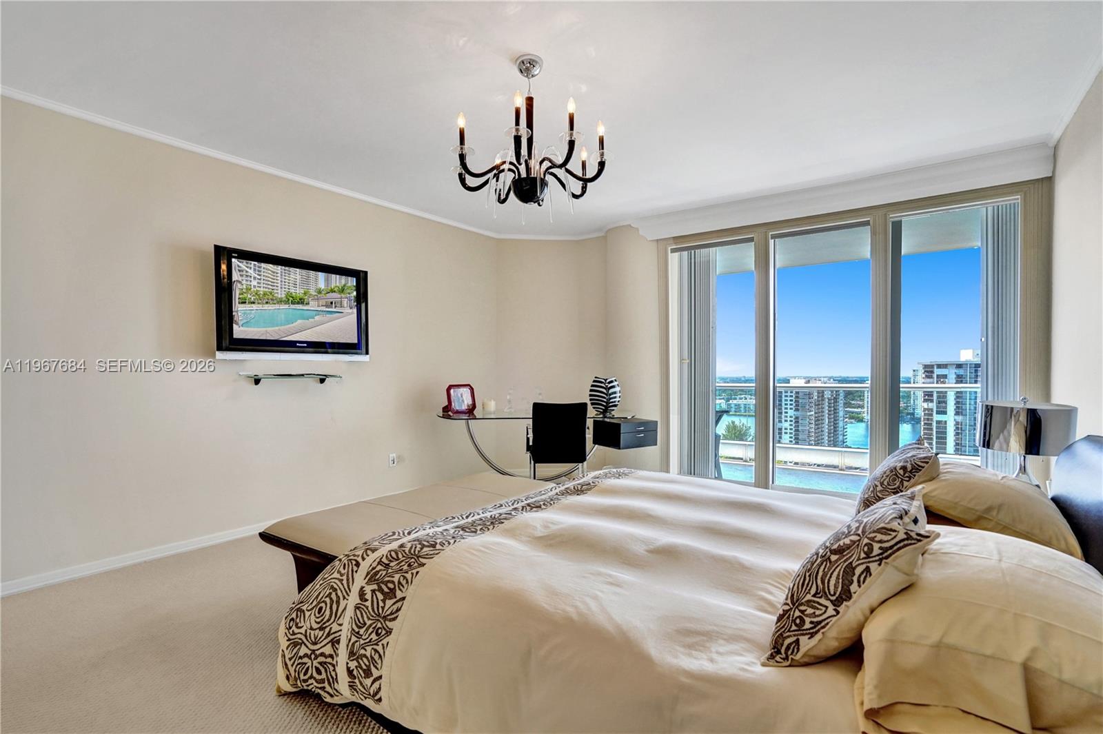 2404 3 / 3 2690 sq. ft. $ 2026-02-18 0 foto