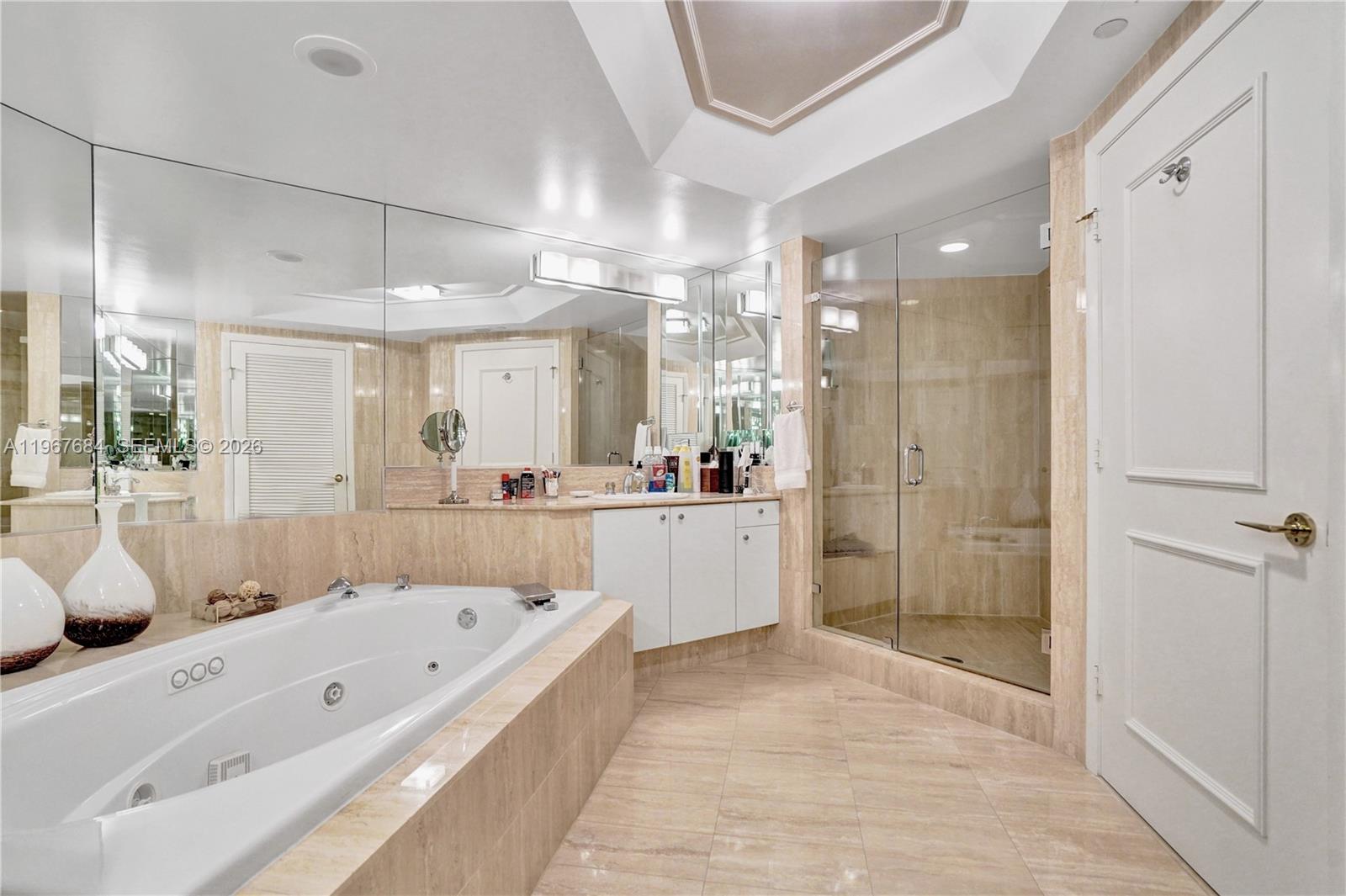 2404 3 / 3 2690 sq. ft. $ 2026-02-18 0 foto