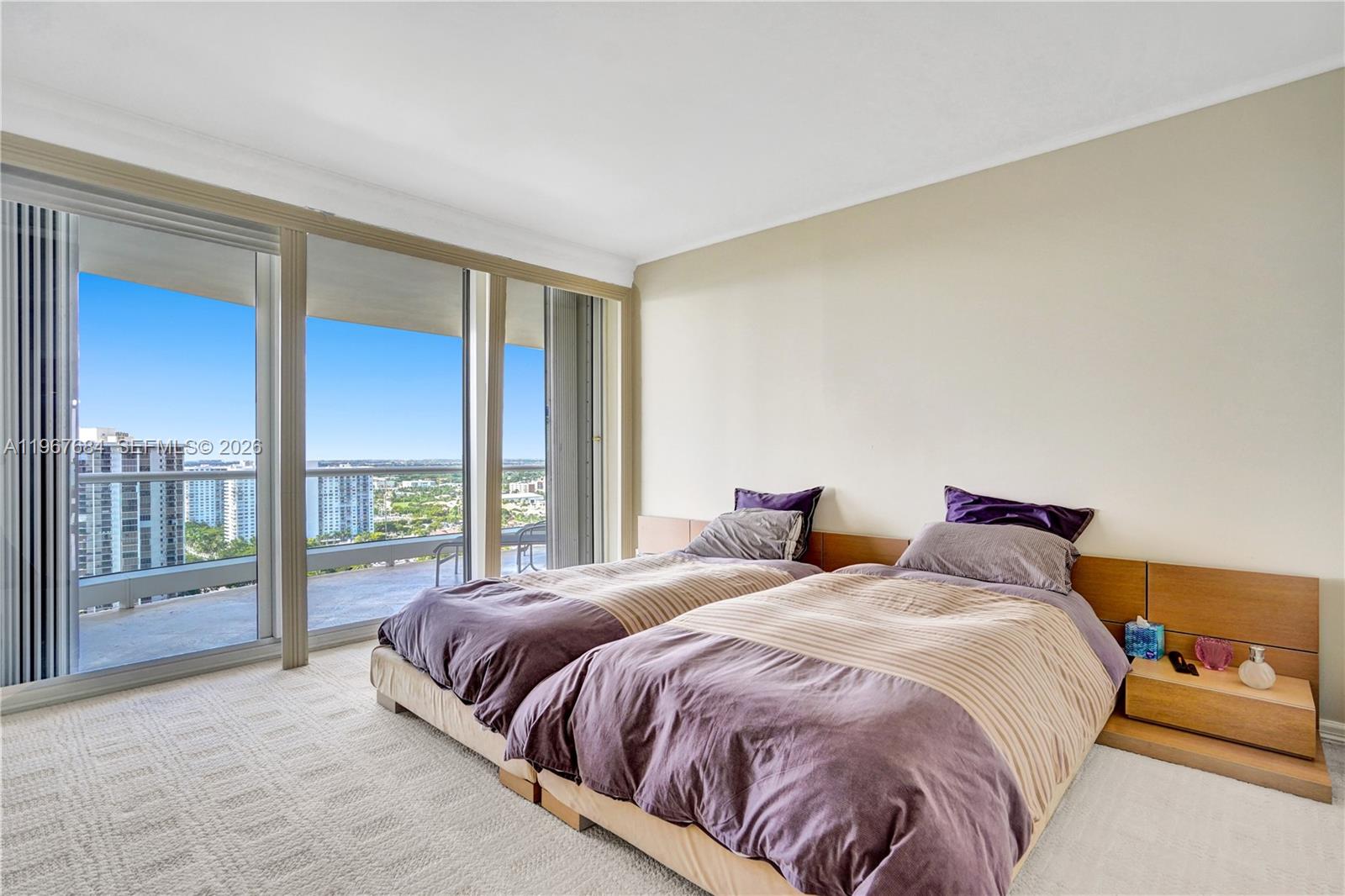 2404 3 / 3 2690 sq. ft. $ 2026-02-18 0 foto