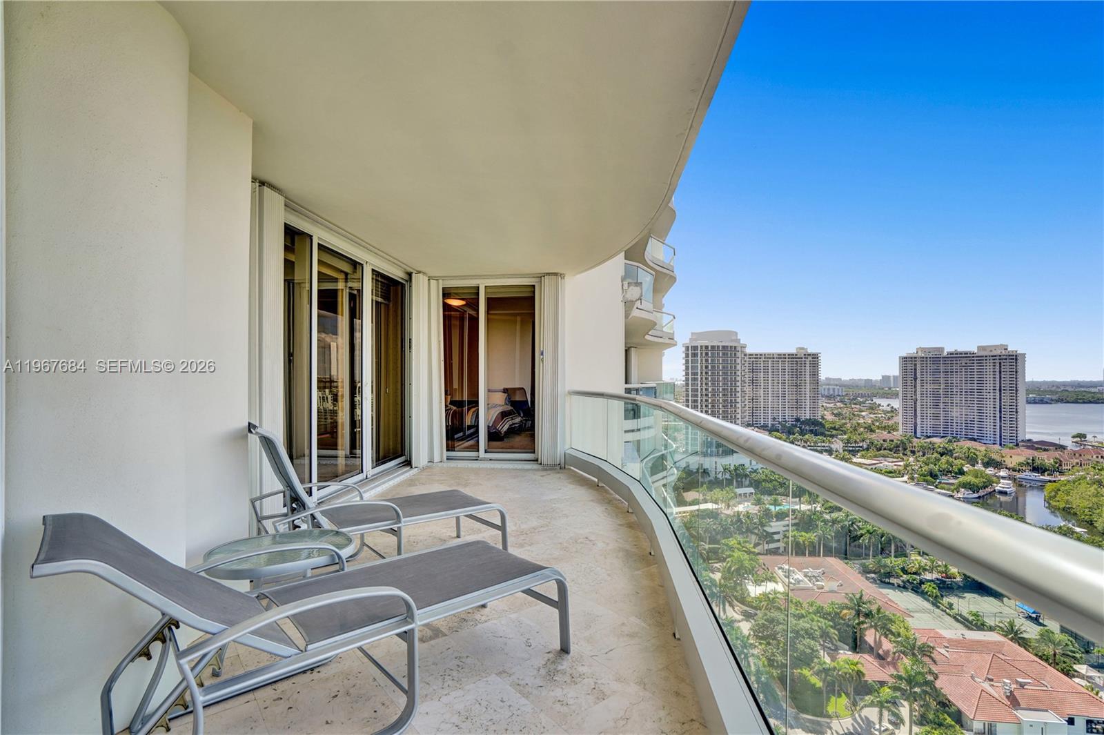 2404 3 / 3 2690 sq. ft. $ 2026-02-18 0 foto