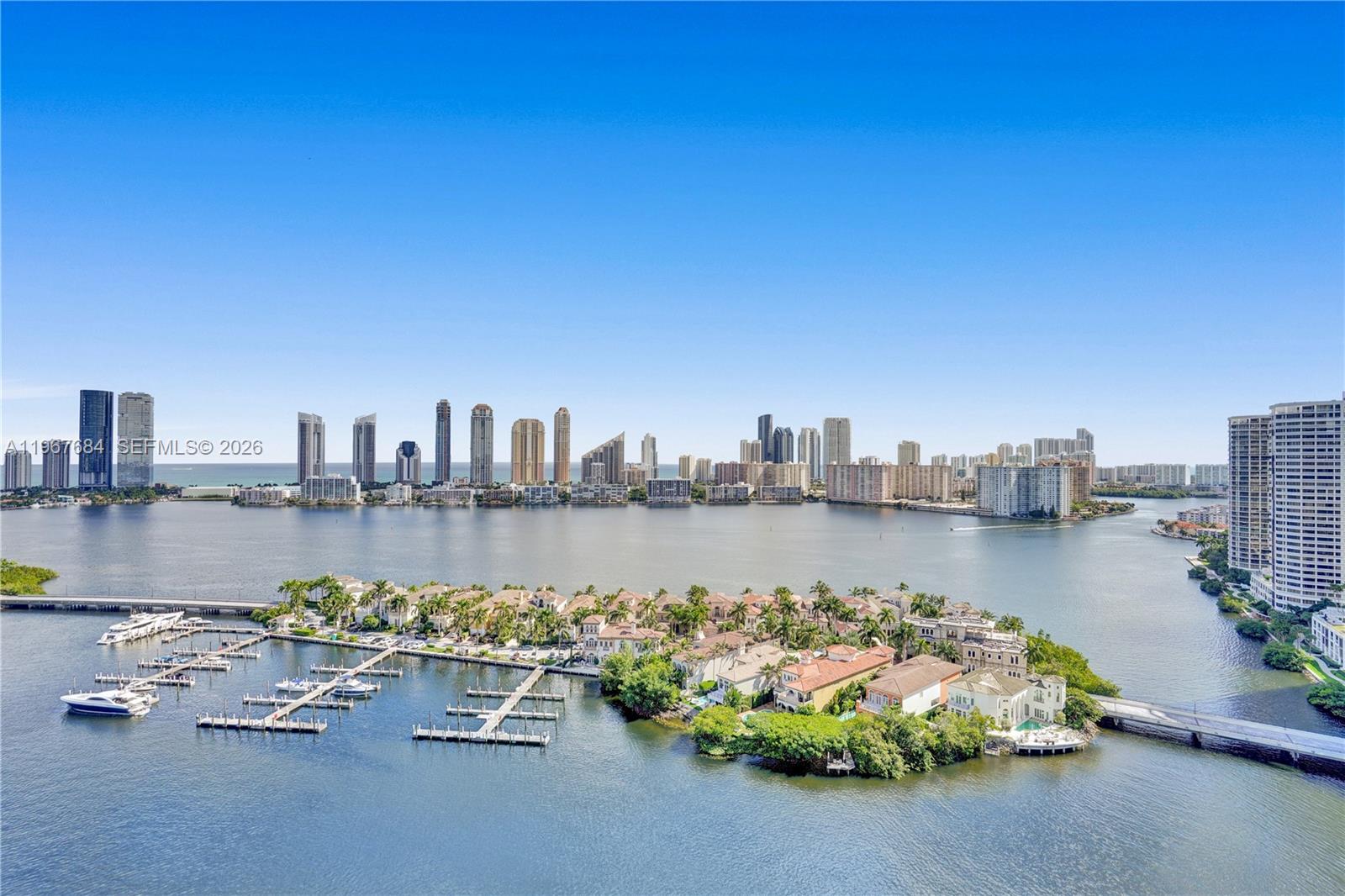 2404 3 / 3 2690 sq. ft. $ 2026-02-18 0 foto