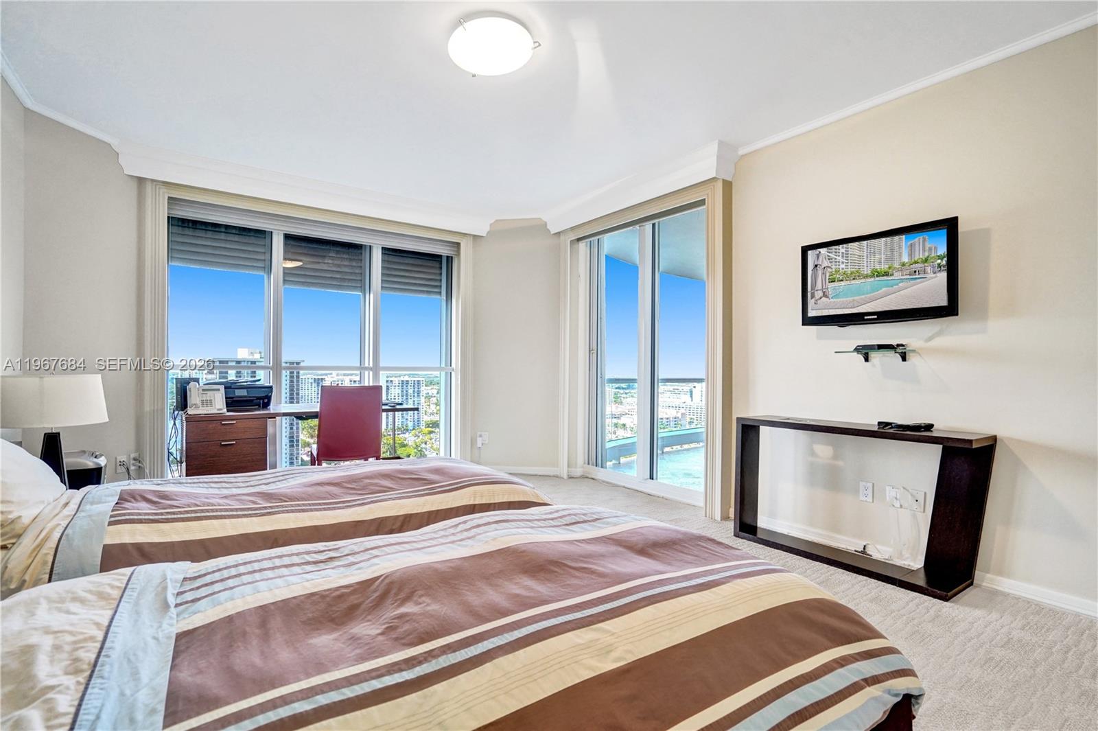 2404 3 / 3 2690 sq. ft. $ 2026-02-18 0 foto