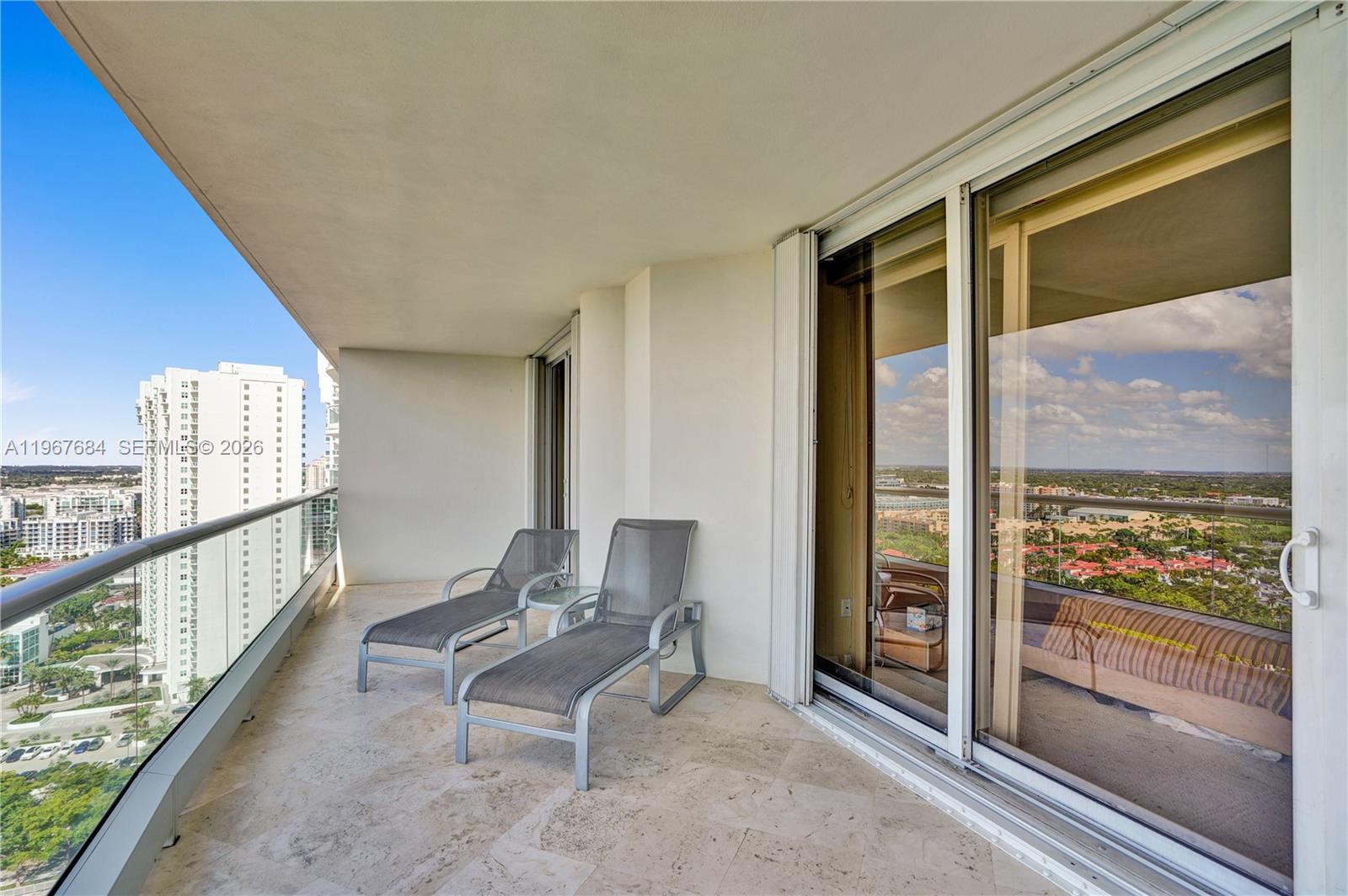 2404 3 / 3 2690 sq. ft. $ 2026-02-18 0 foto