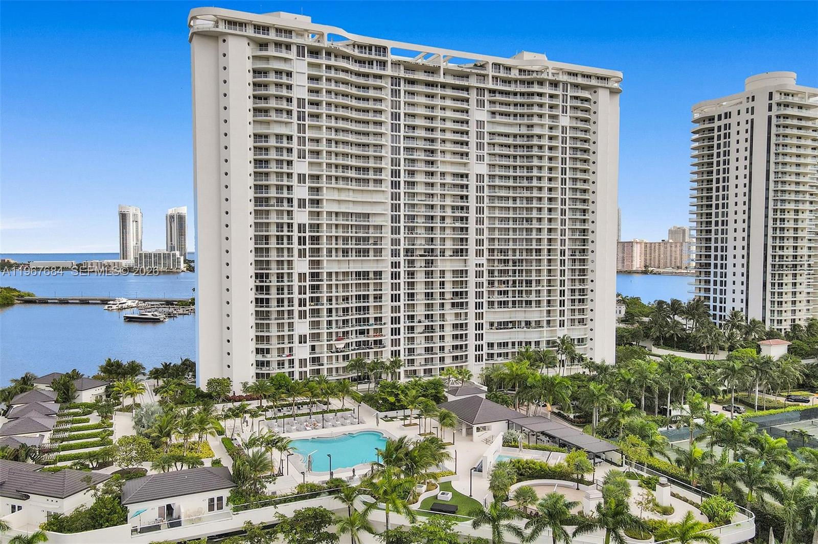 2404 3 / 3 2690 sq. ft. $ 2026-02-18 0 foto