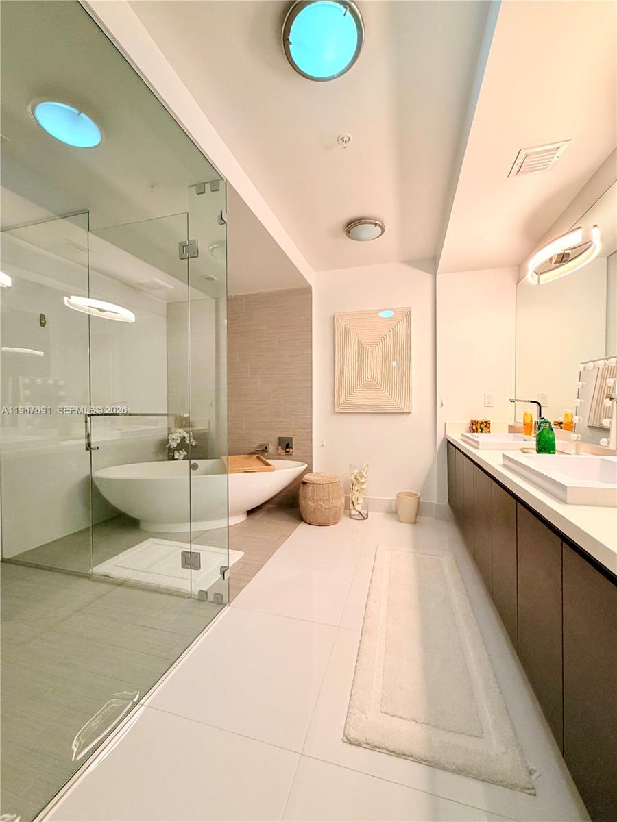 See details 4-1206 2 / 3 1524 sq. ft. $ 2026-02-18 0 Photo