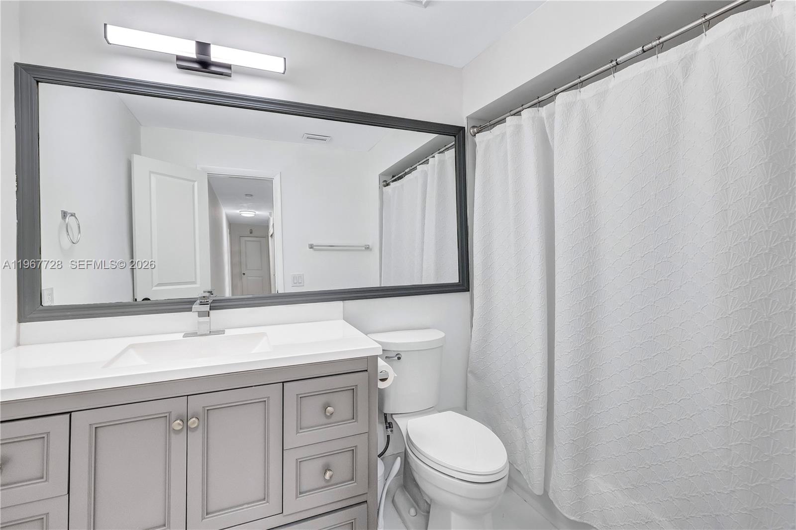   /   кв.футов $ 2026-02-18 0 Фото