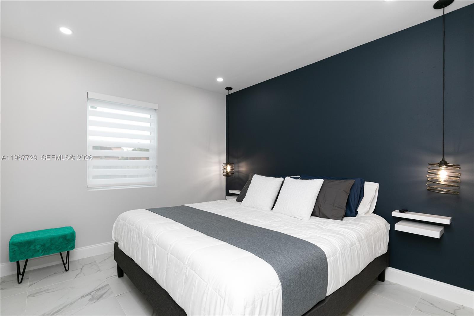   /   кв.футов $ 2026-03-05 0 Фото