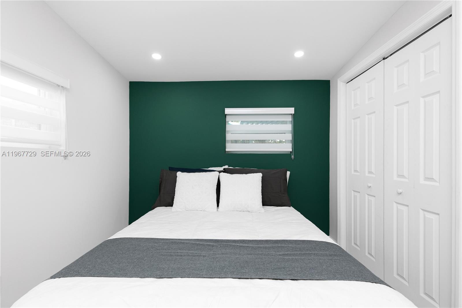   /   кв.футов $ 2026-03-05 0 Фото