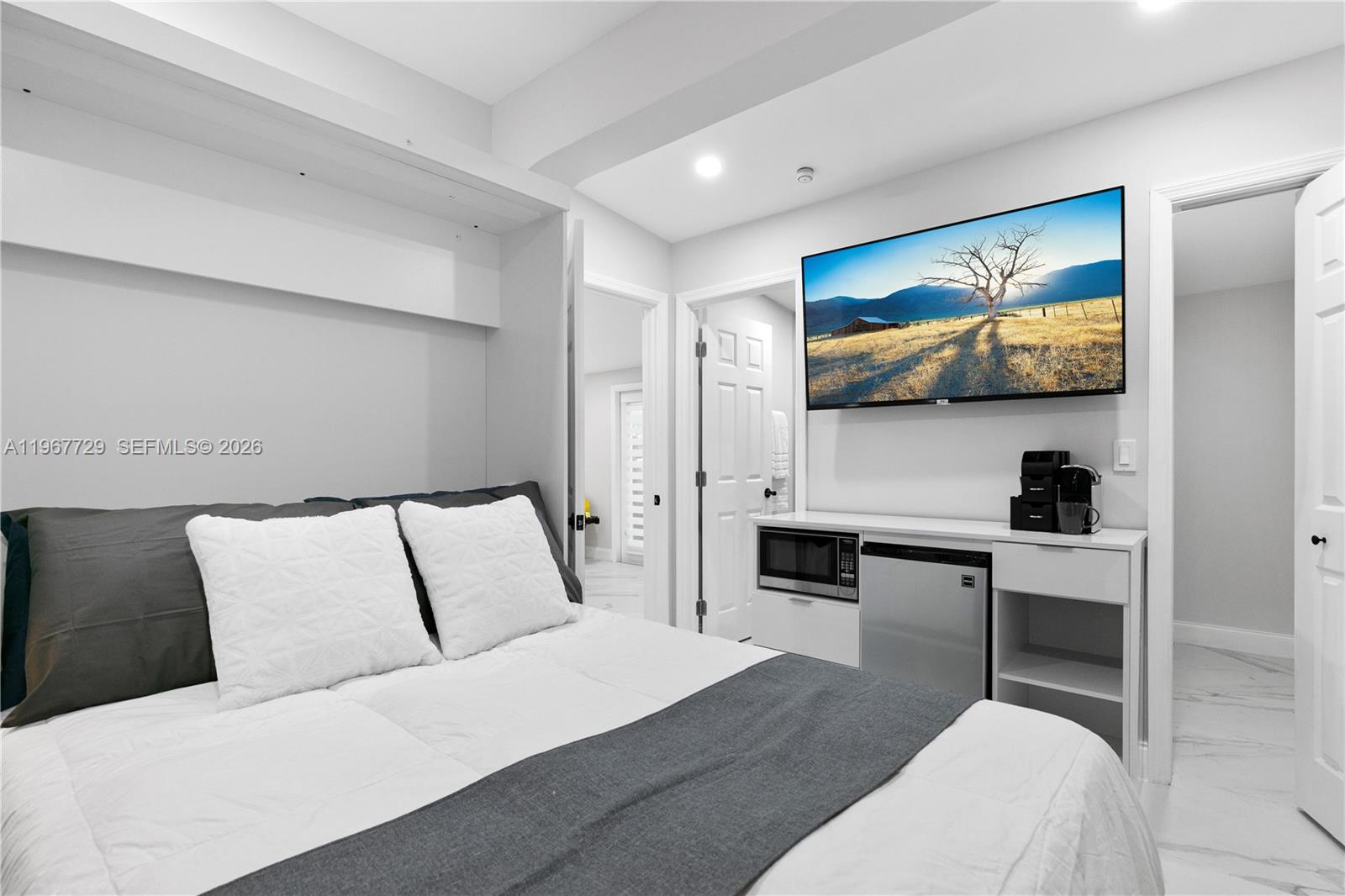   /   кв.футов $ 2026-03-05 0 Фото