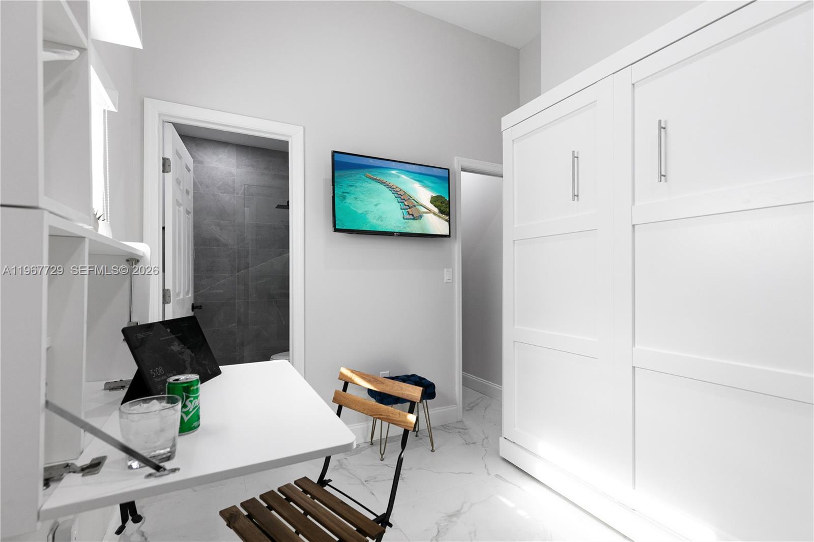   /   кв.футов $ 2026-03-05 0 Фото