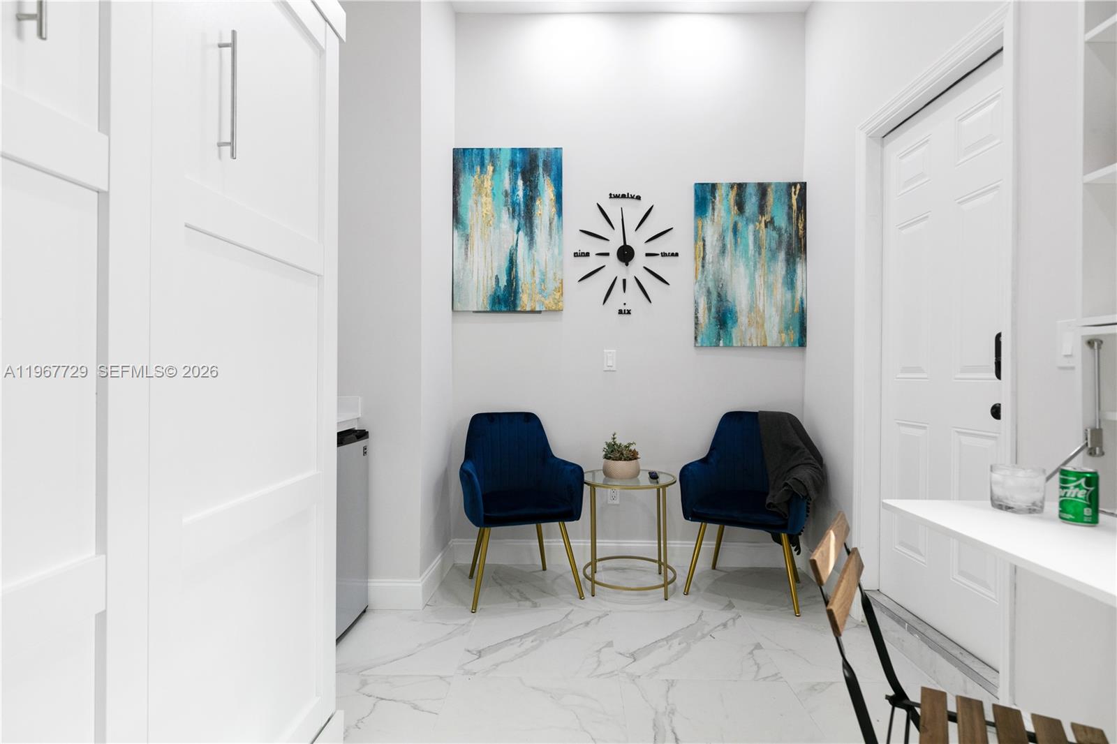   /   кв.футов $ 2026-03-05 0 Фото