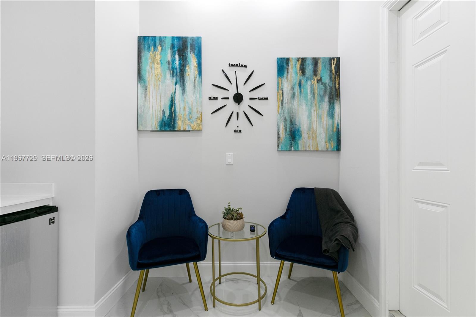   /   кв.футов $ 2026-03-05 0 Фото